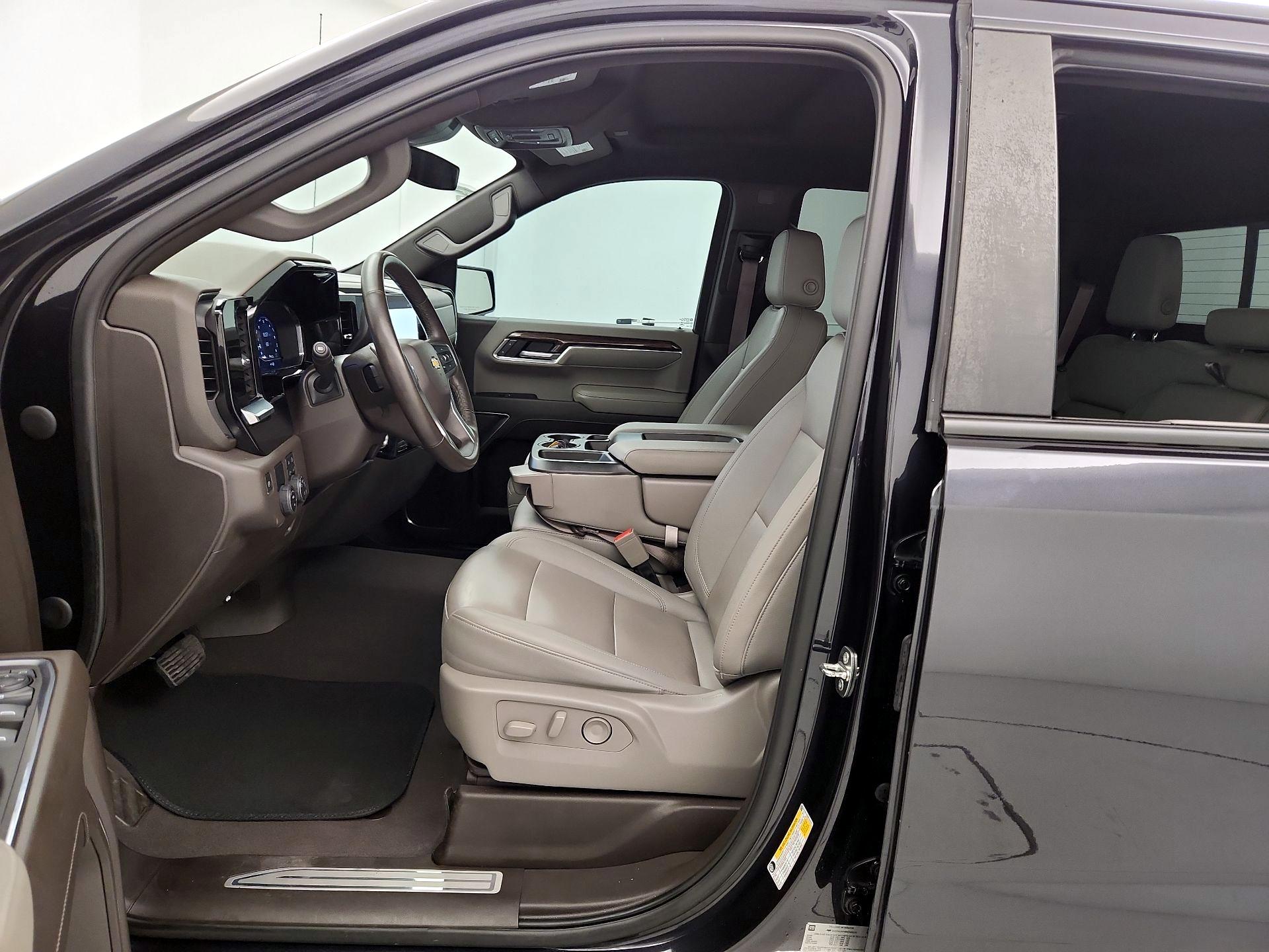 Thumbnail: 2022 Chevrolet Silverado 1500 - 11