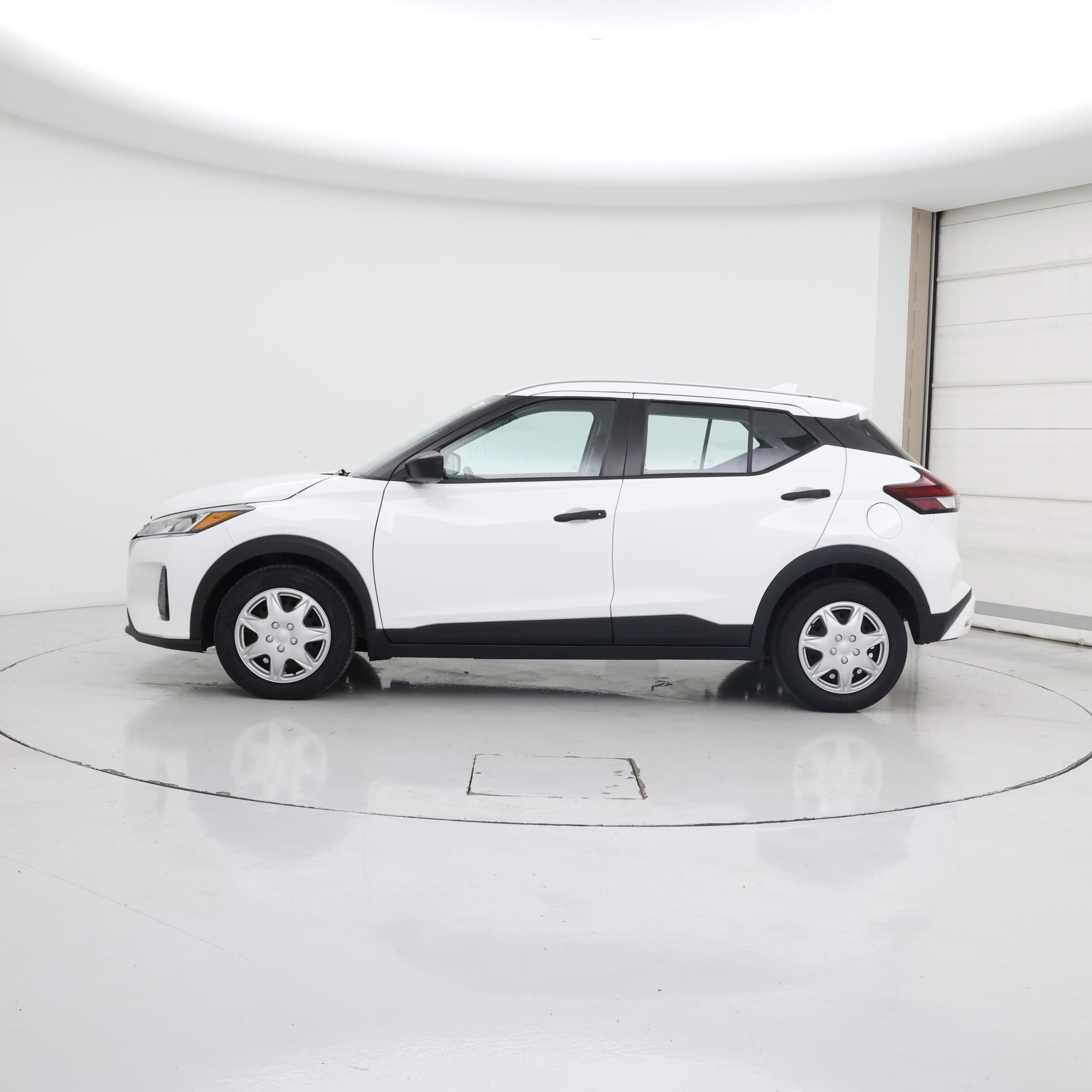 Thumbnail: 2023 Nissan Kicks - 3