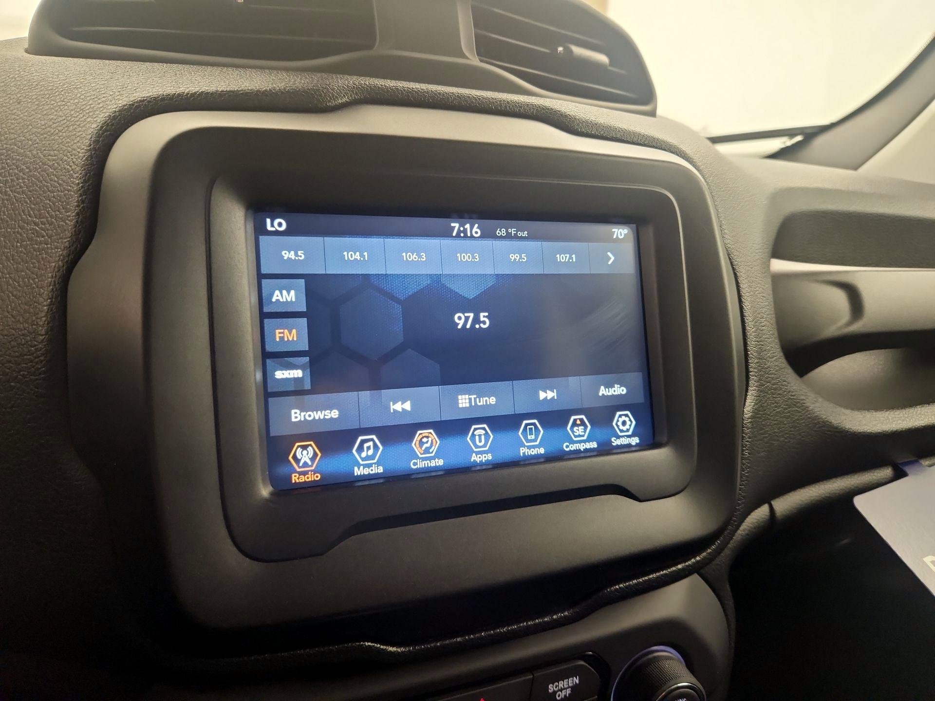 Thumbnail: 2020 Jeep Renegade - 15