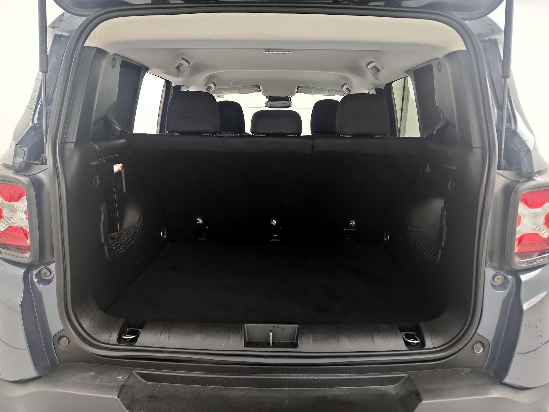 Thumbnail: 2020 Jeep Renegade - 19