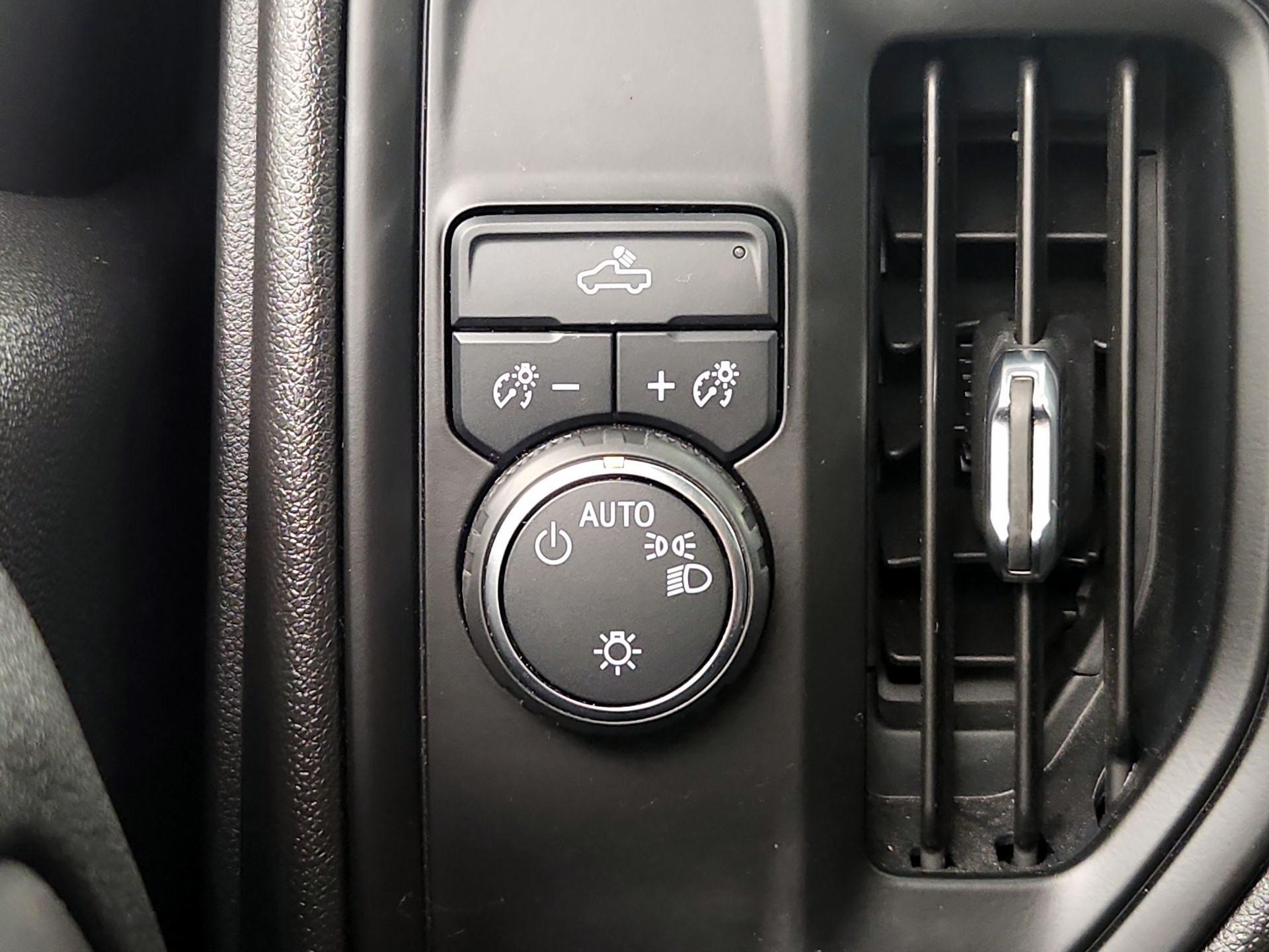 Thumbnail: 2022 Chevrolet Silverado 1500 - 13