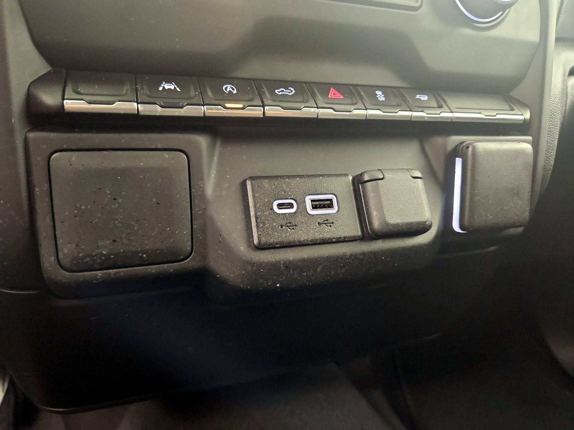 Thumbnail: 2022 Chevrolet Silverado 1500 - 18