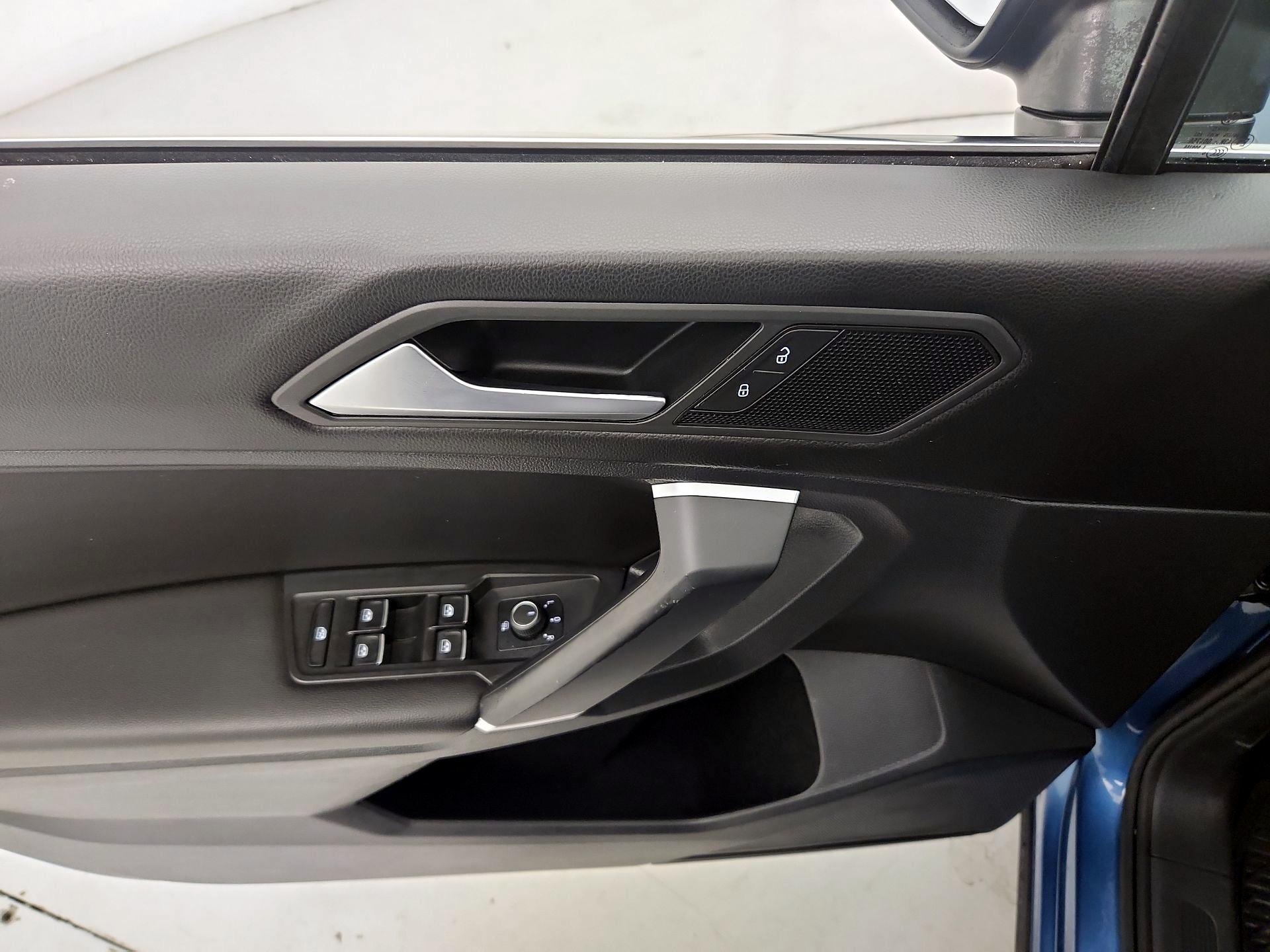 Thumbnail: 2020 Volkswagen Tiguan - 12