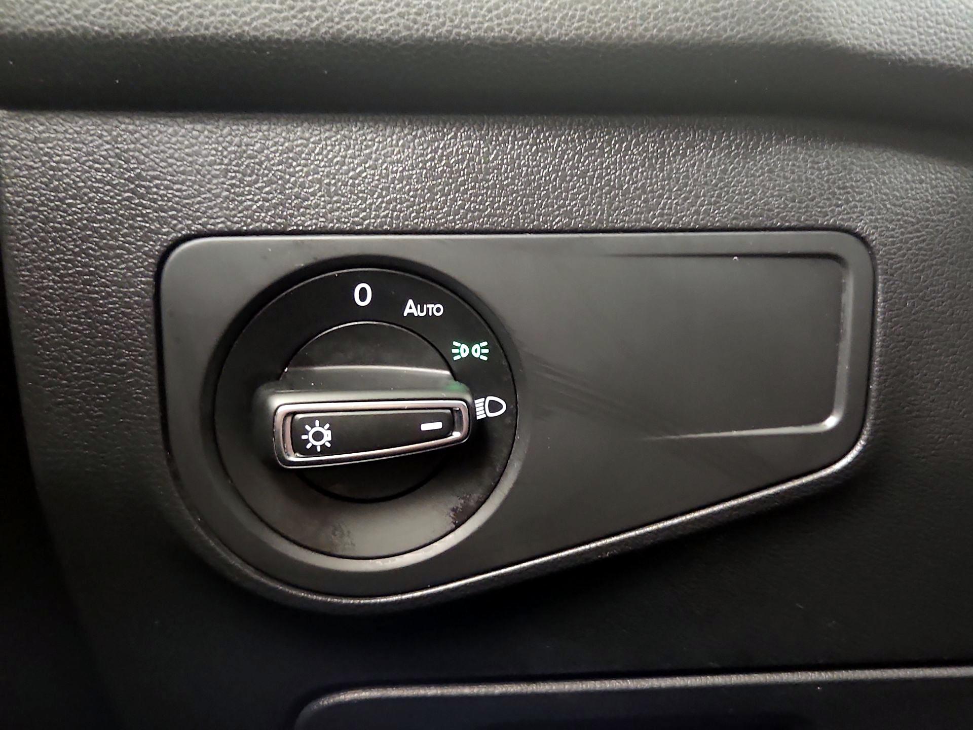 Thumbnail: 2020 Volkswagen Tiguan - 13