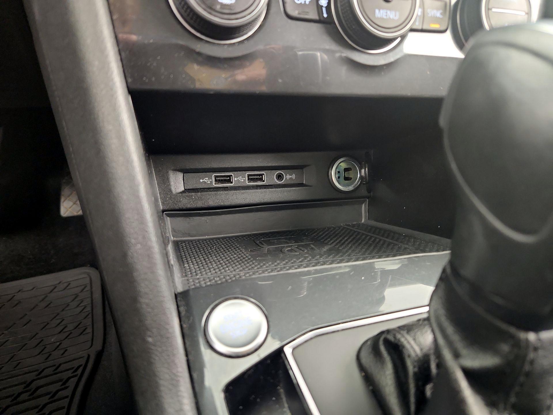 Thumbnail: 2020 Volkswagen Tiguan - 18