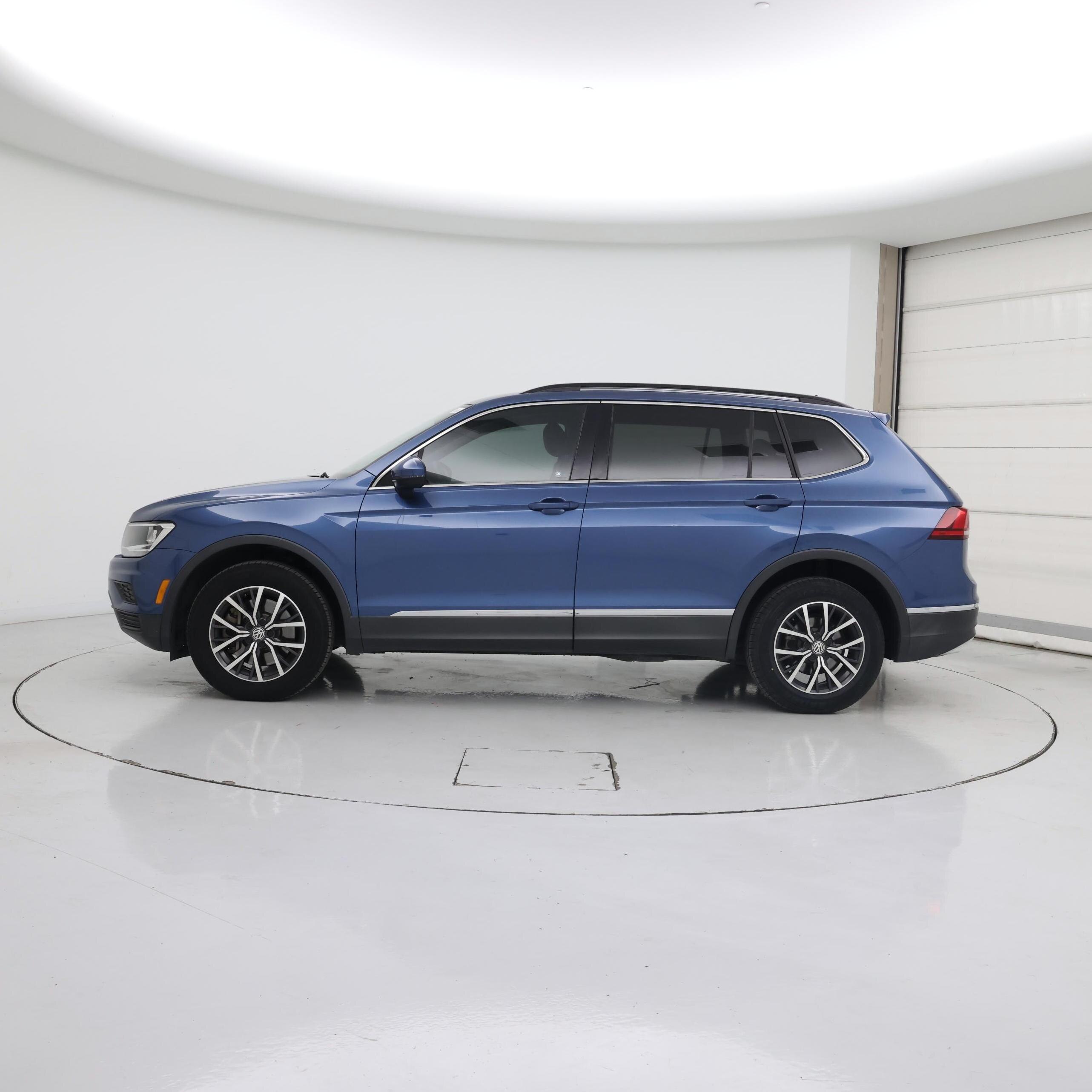 Thumbnail: 2020 Volkswagen Tiguan - 3