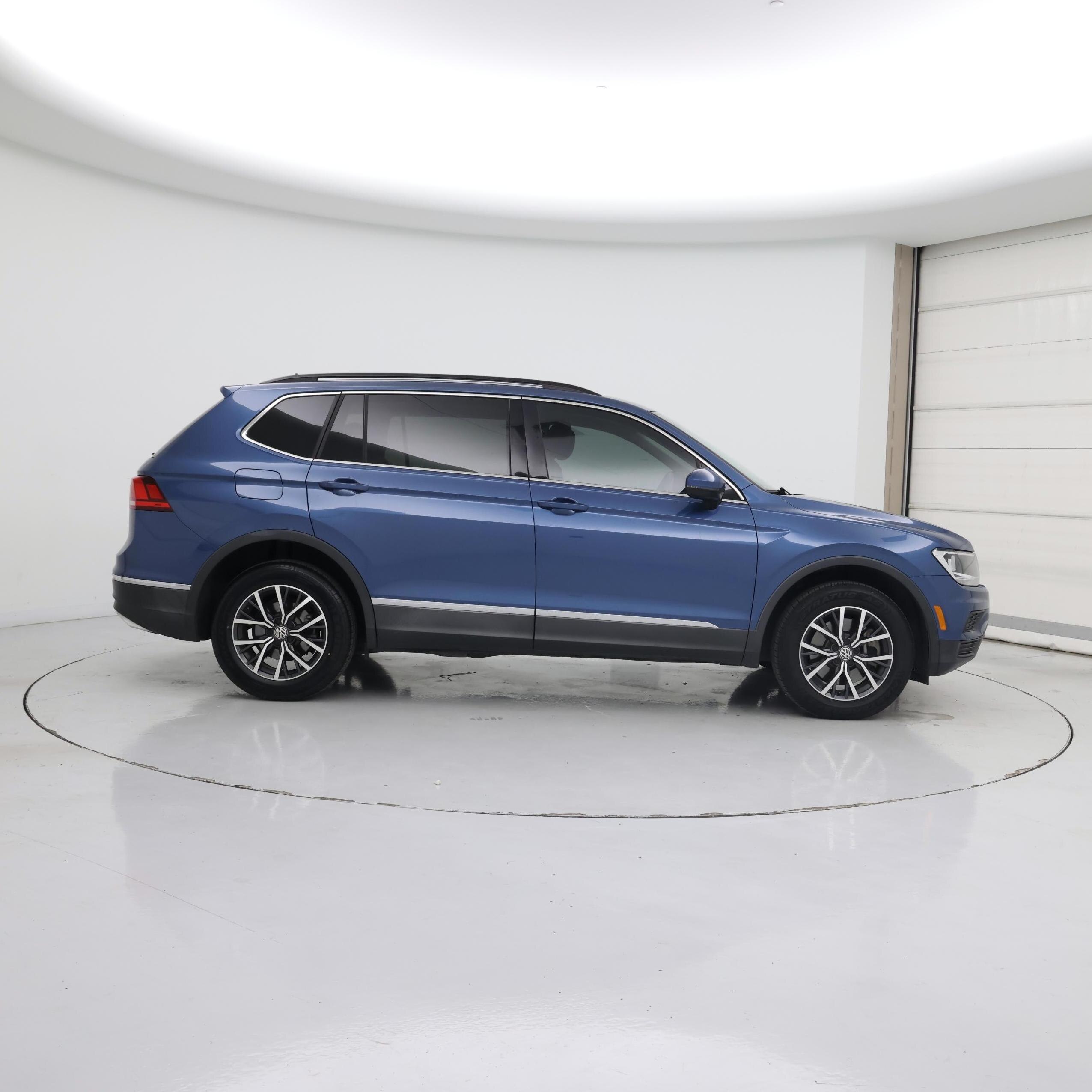 Thumbnail: 2020 Volkswagen Tiguan - 7