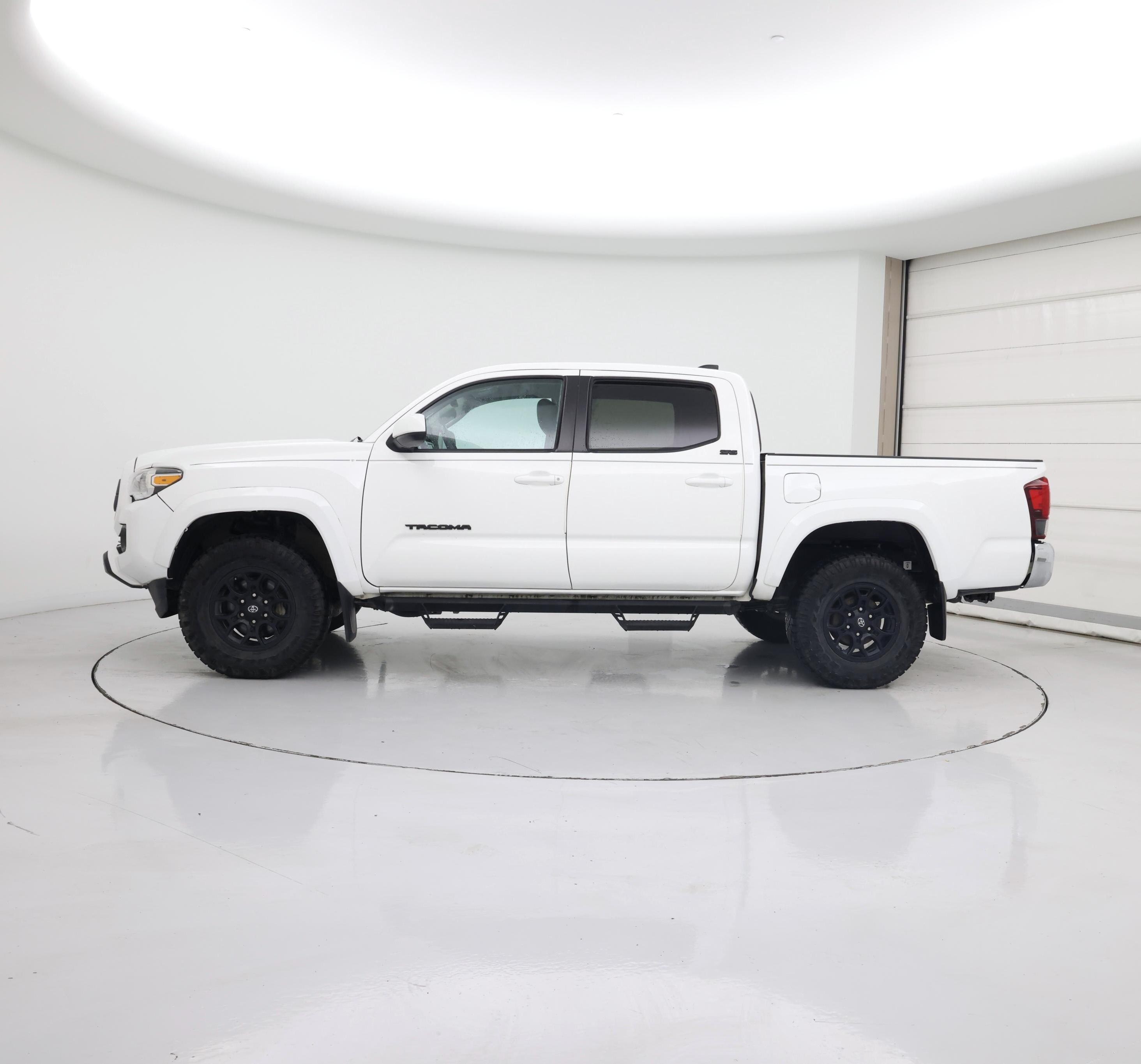 Thumbnail: 2021 Toyota Tacoma - 3