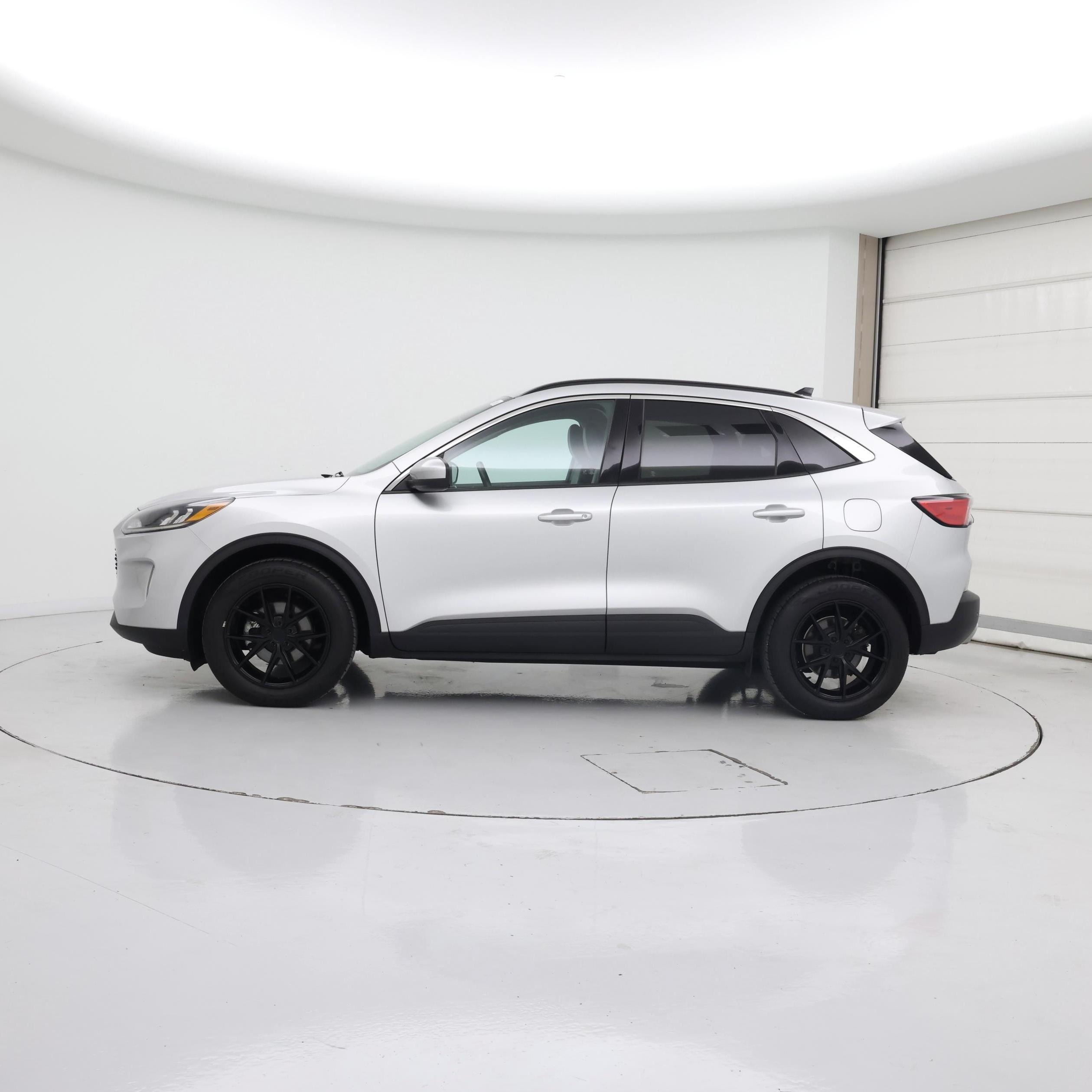 Thumbnail: 2020 Ford Escape - 3