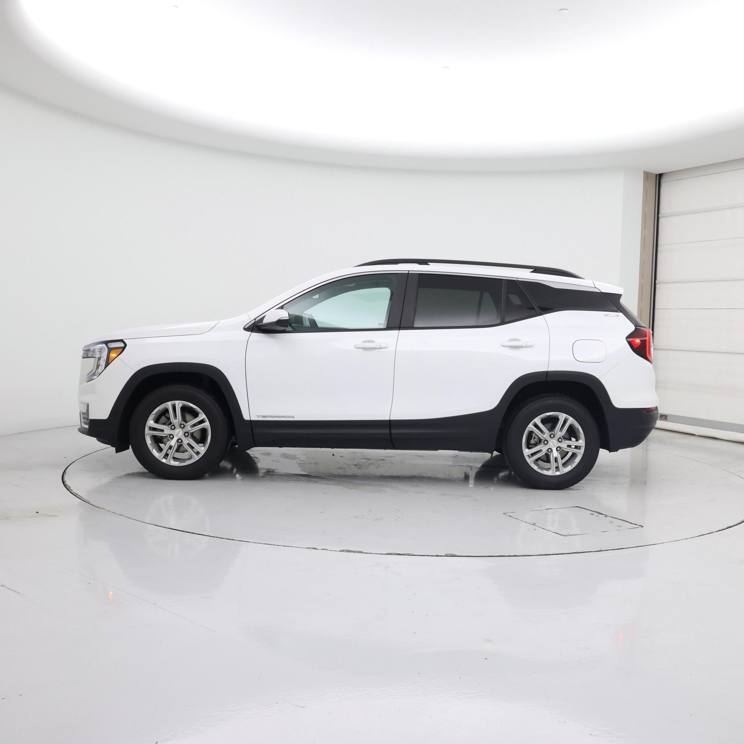 Thumbnail: 2023 GMC Terrain - 3