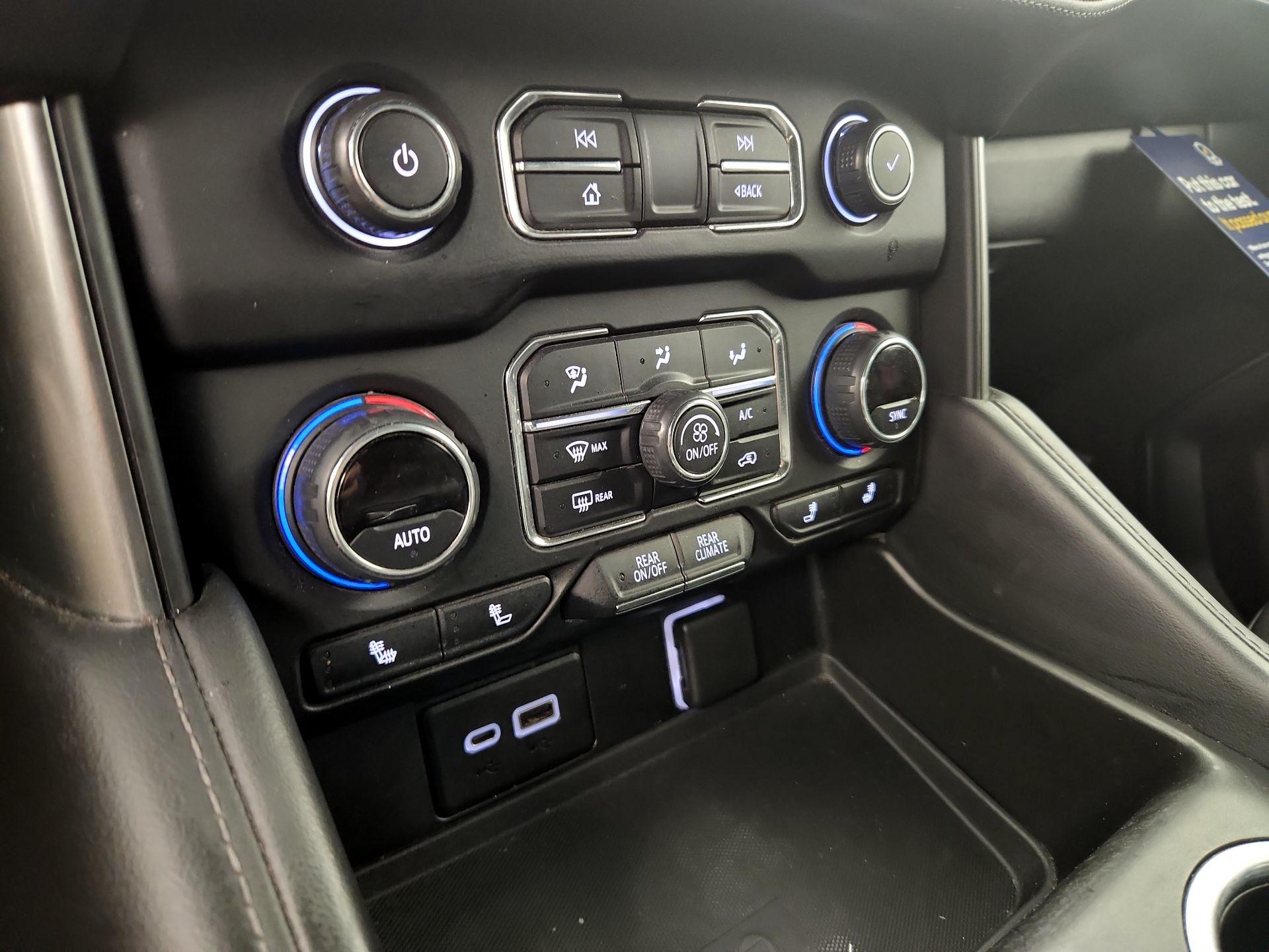 Thumbnail: 2021 Chevrolet Suburban - 16