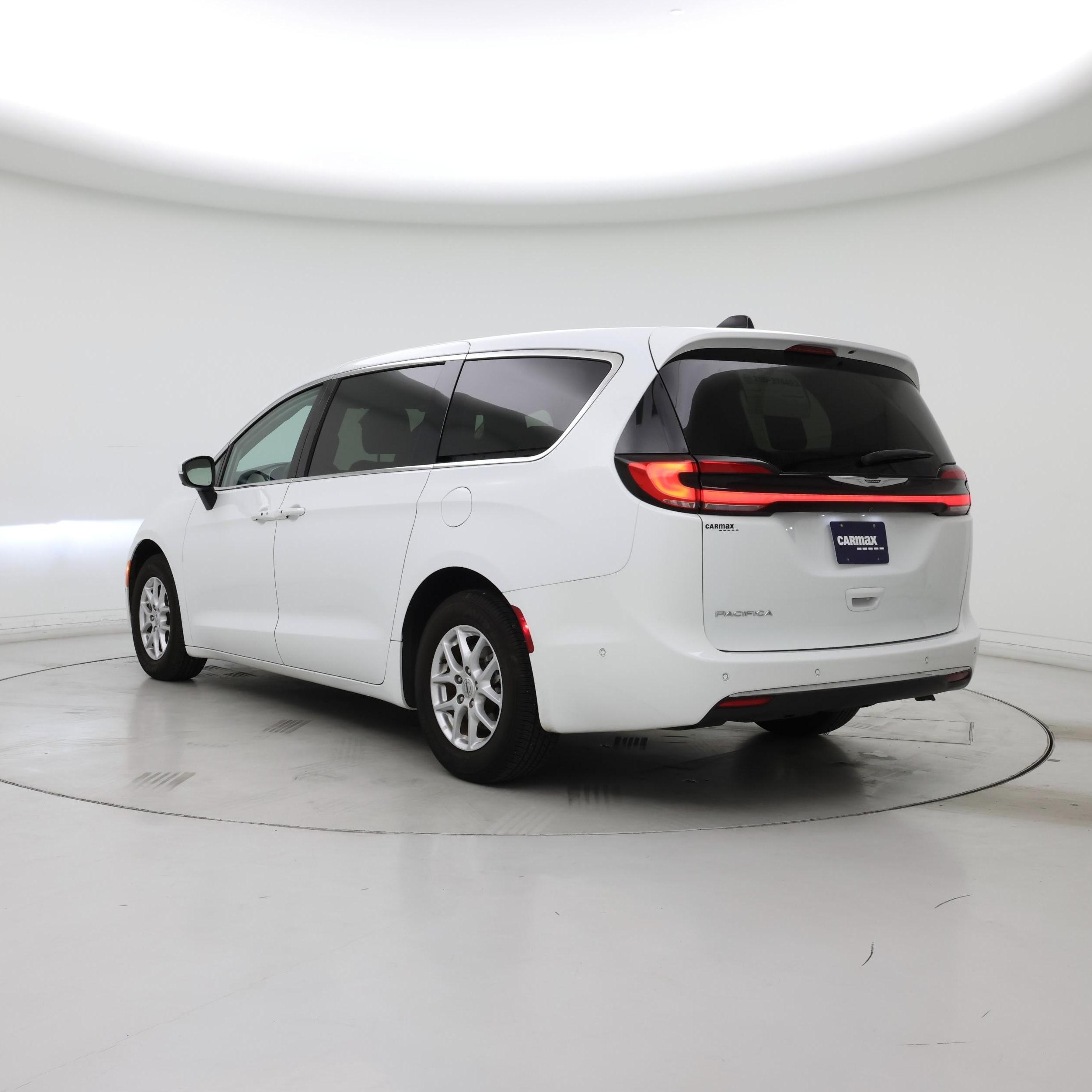 Thumbnail: 2023 Chrysler Pacifica - 2