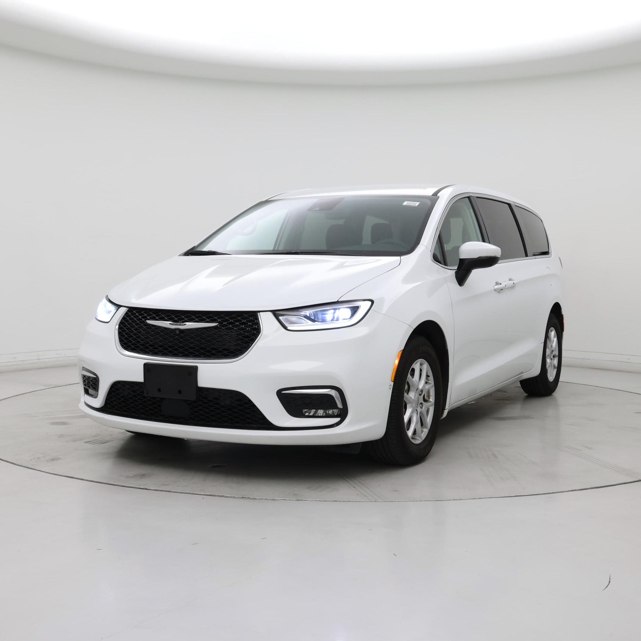 Thumbnail: 2023 Chrysler Pacifica - 4