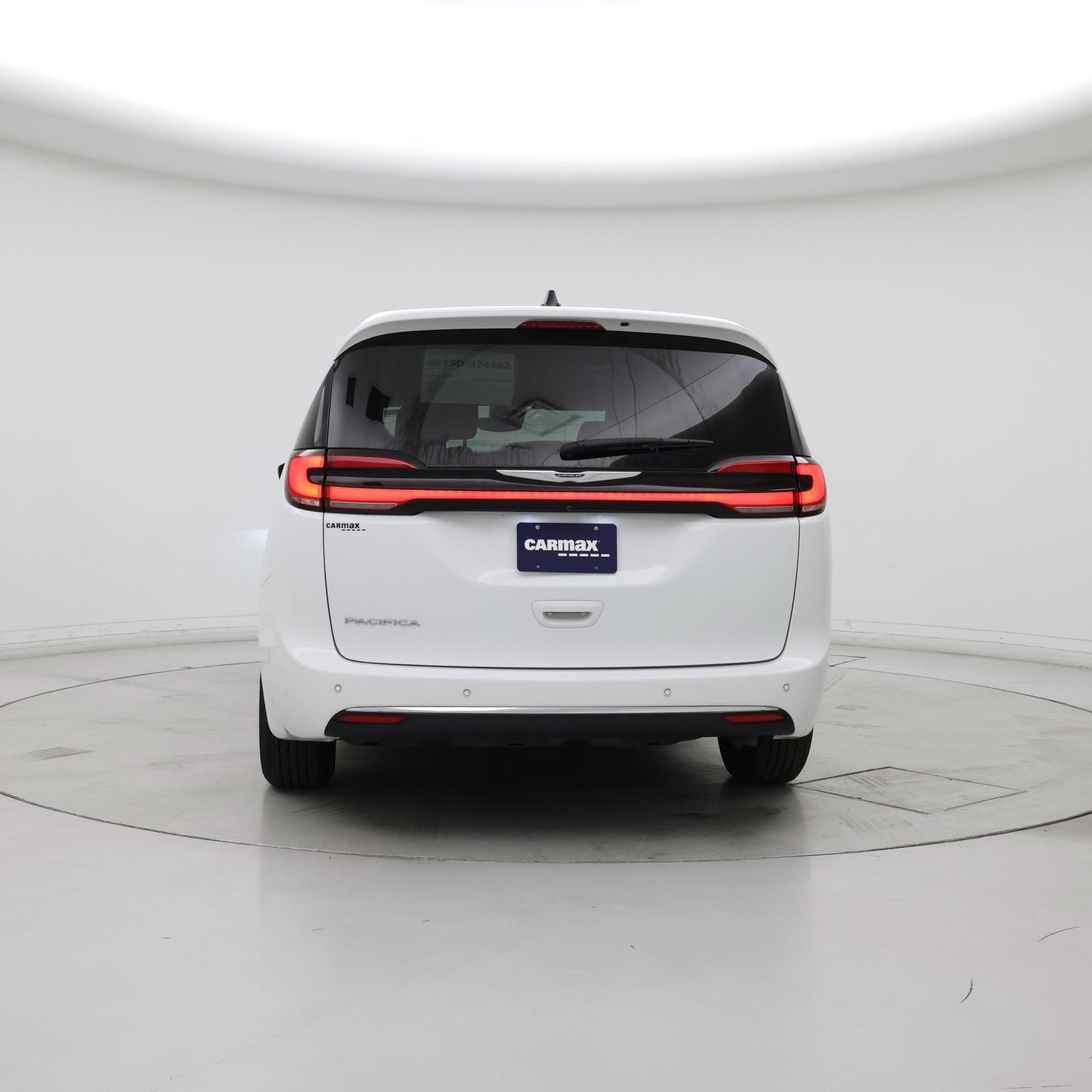 Thumbnail: 2023 Chrysler Pacifica - 6