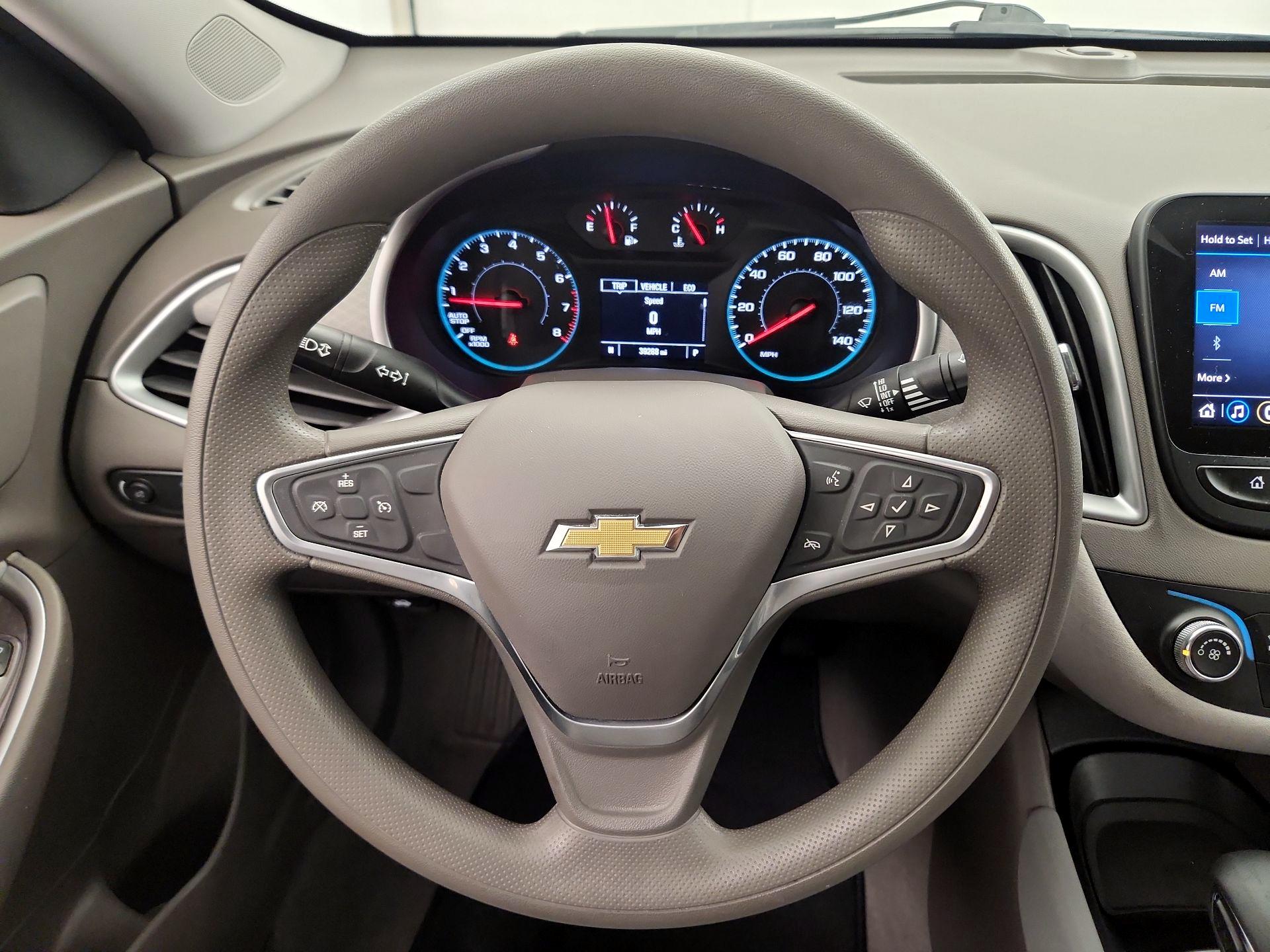 Thumbnail: 2022 Chevrolet Malibu - 10