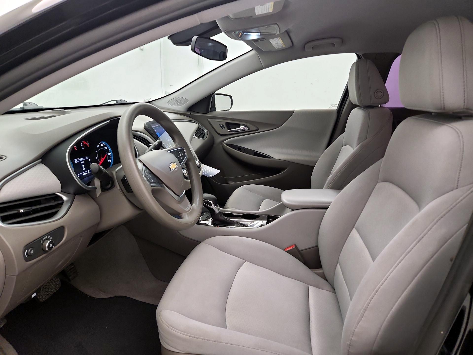 Thumbnail: 2022 Chevrolet Malibu - 11