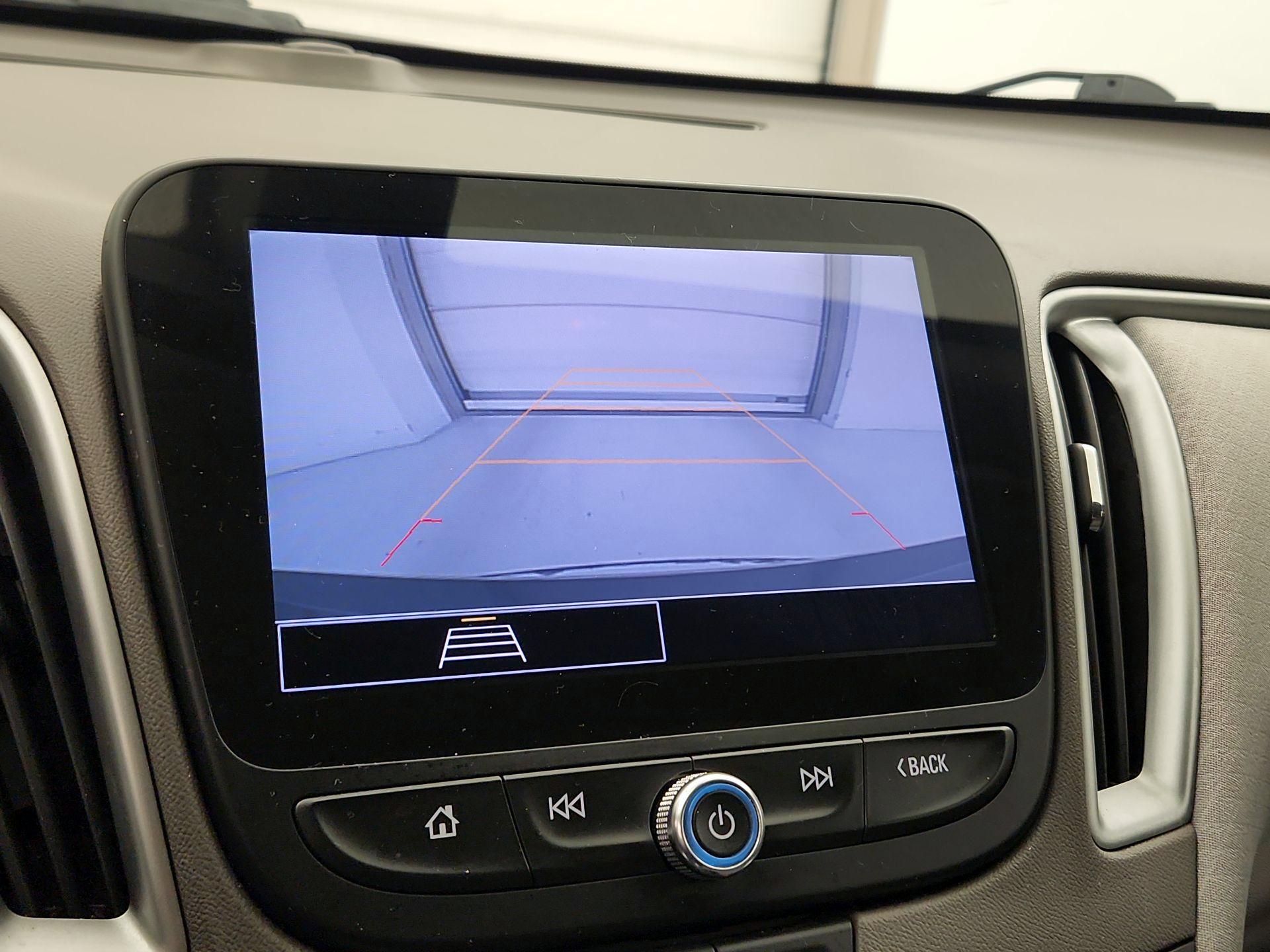 Thumbnail: 2022 Chevrolet Malibu - 14