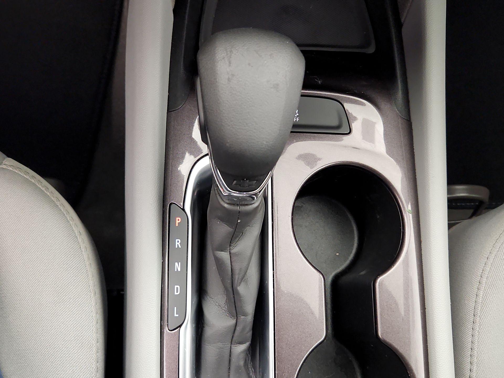 Thumbnail: 2022 Chevrolet Malibu - 17