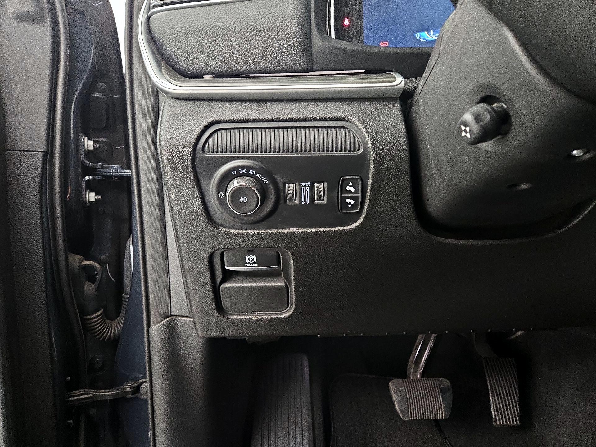 Thumbnail: 2023 Jeep Wagoneer - 13