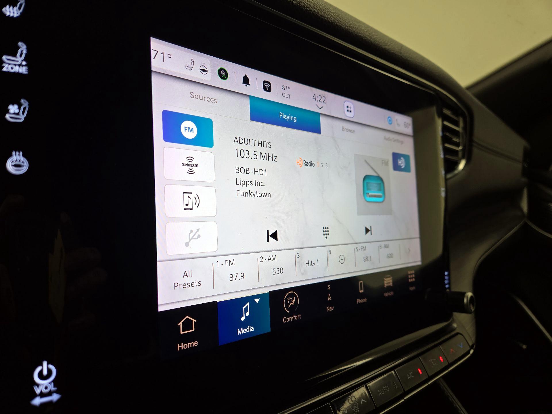 Thumbnail: 2023 Jeep Wagoneer - 16