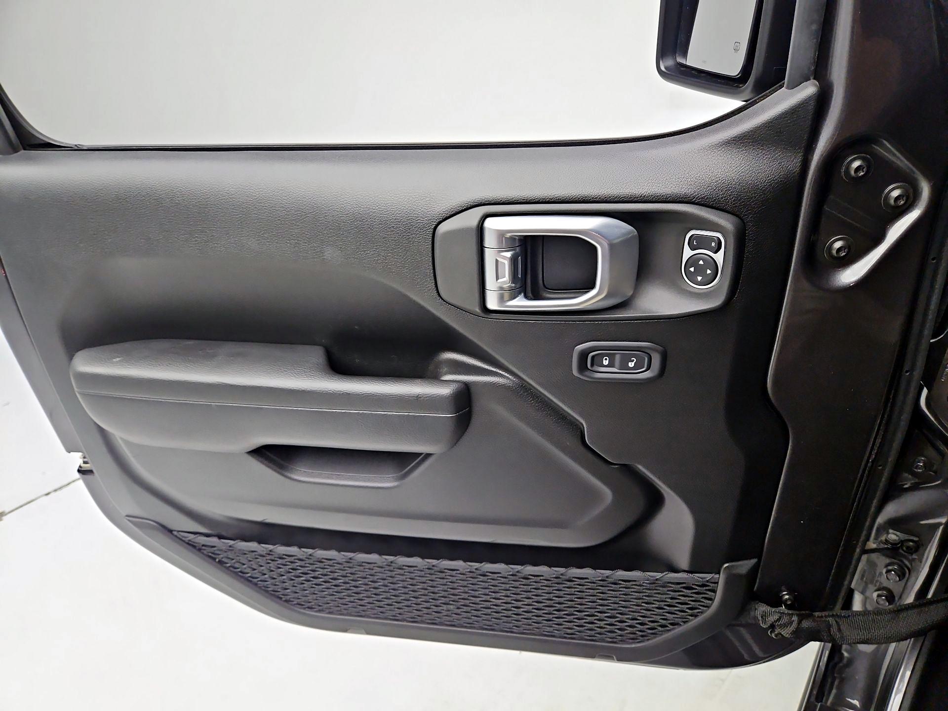 Thumbnail: 2022 Jeep Wrangler - 12