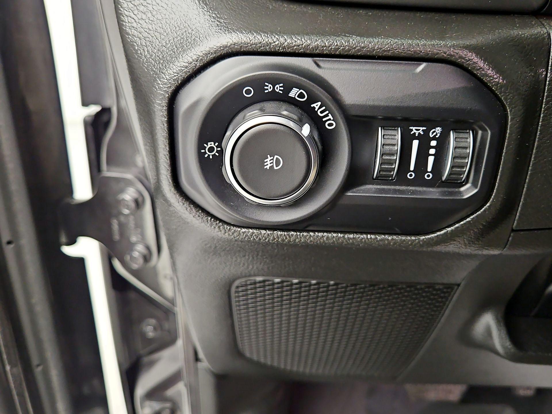 Thumbnail: 2022 Jeep Wrangler - 13