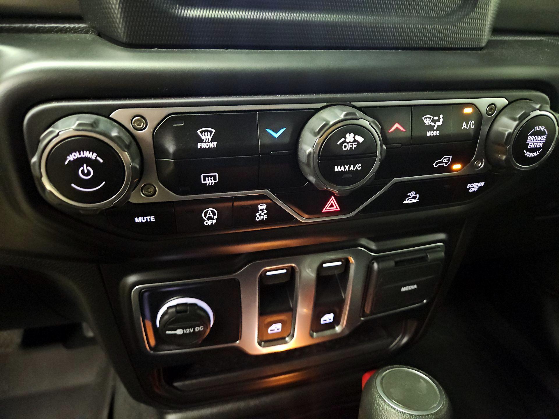 Thumbnail: 2022 Jeep Wrangler - 16