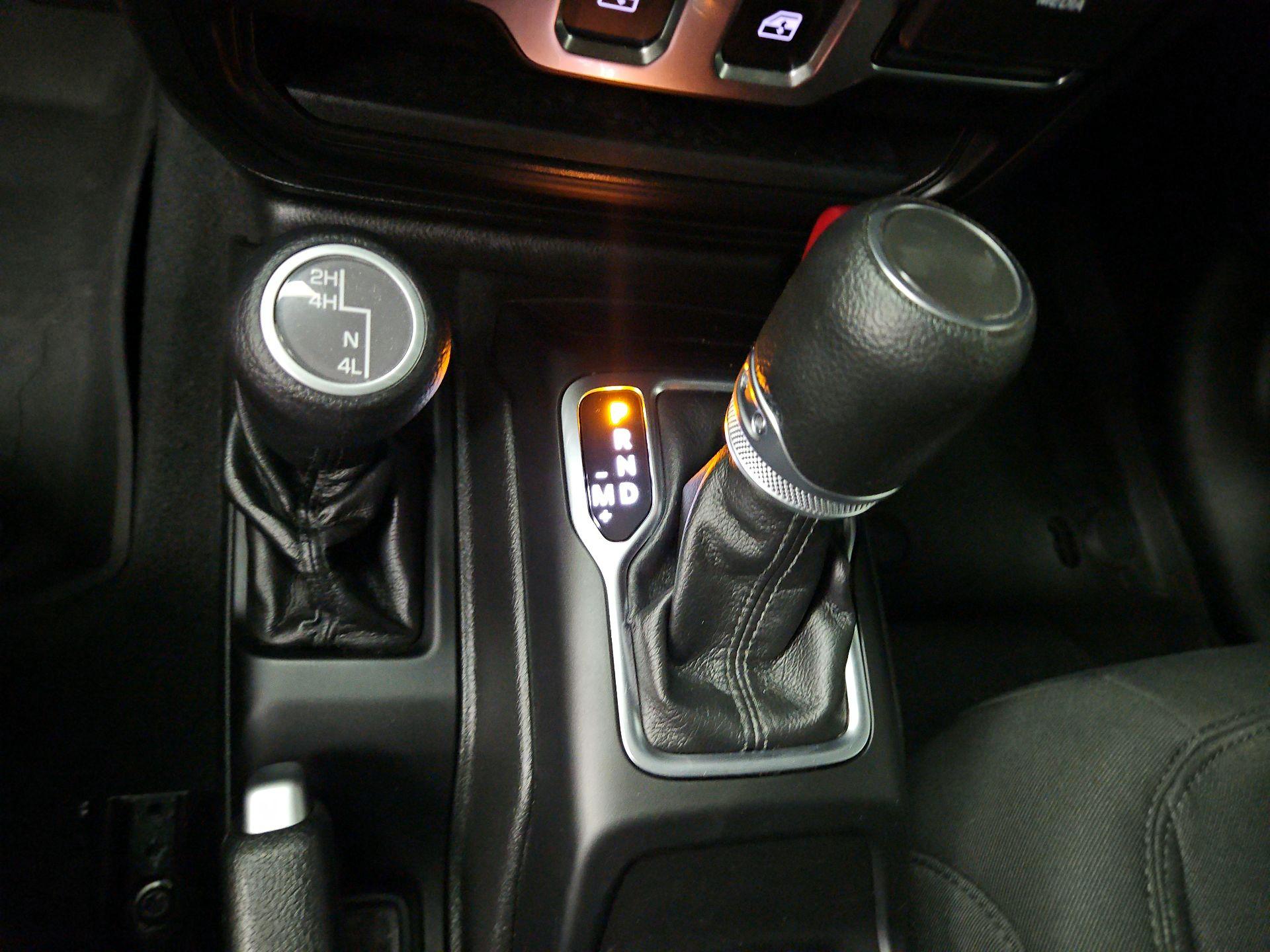 Thumbnail: 2022 Jeep Wrangler - 17