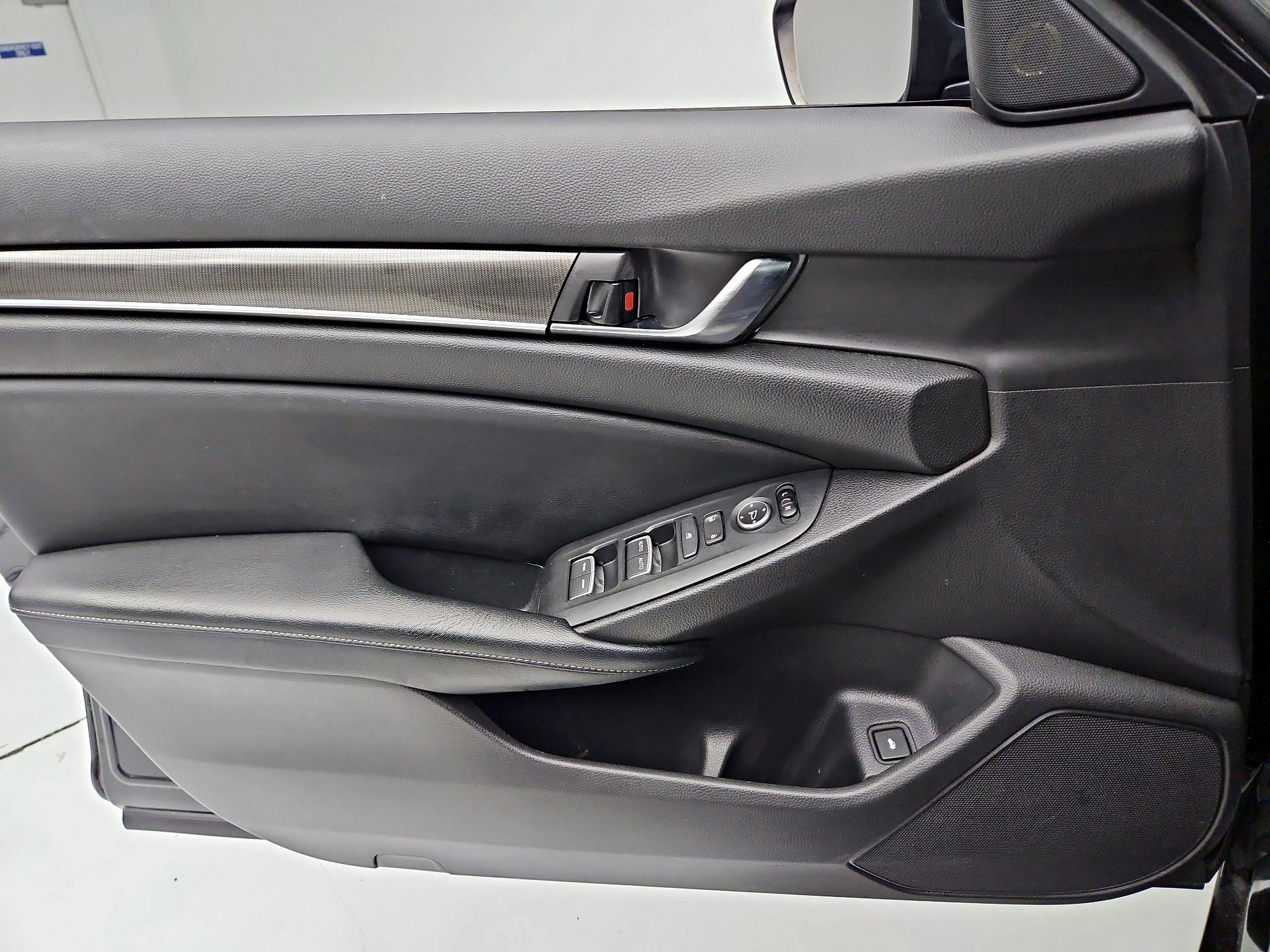 Thumbnail: 2018 Honda Accord - 12