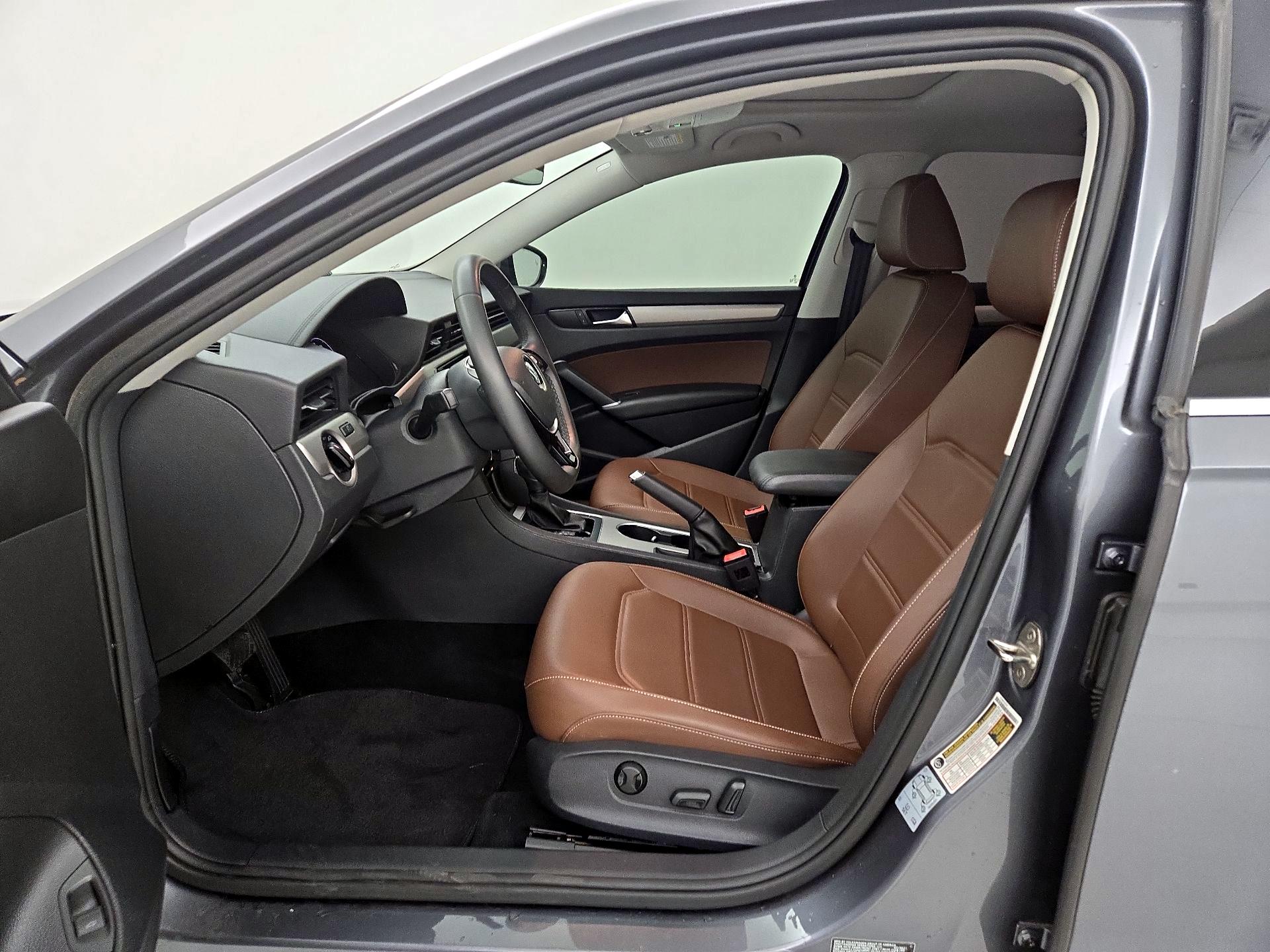 Thumbnail: 2021 Volkswagen Passat - 11