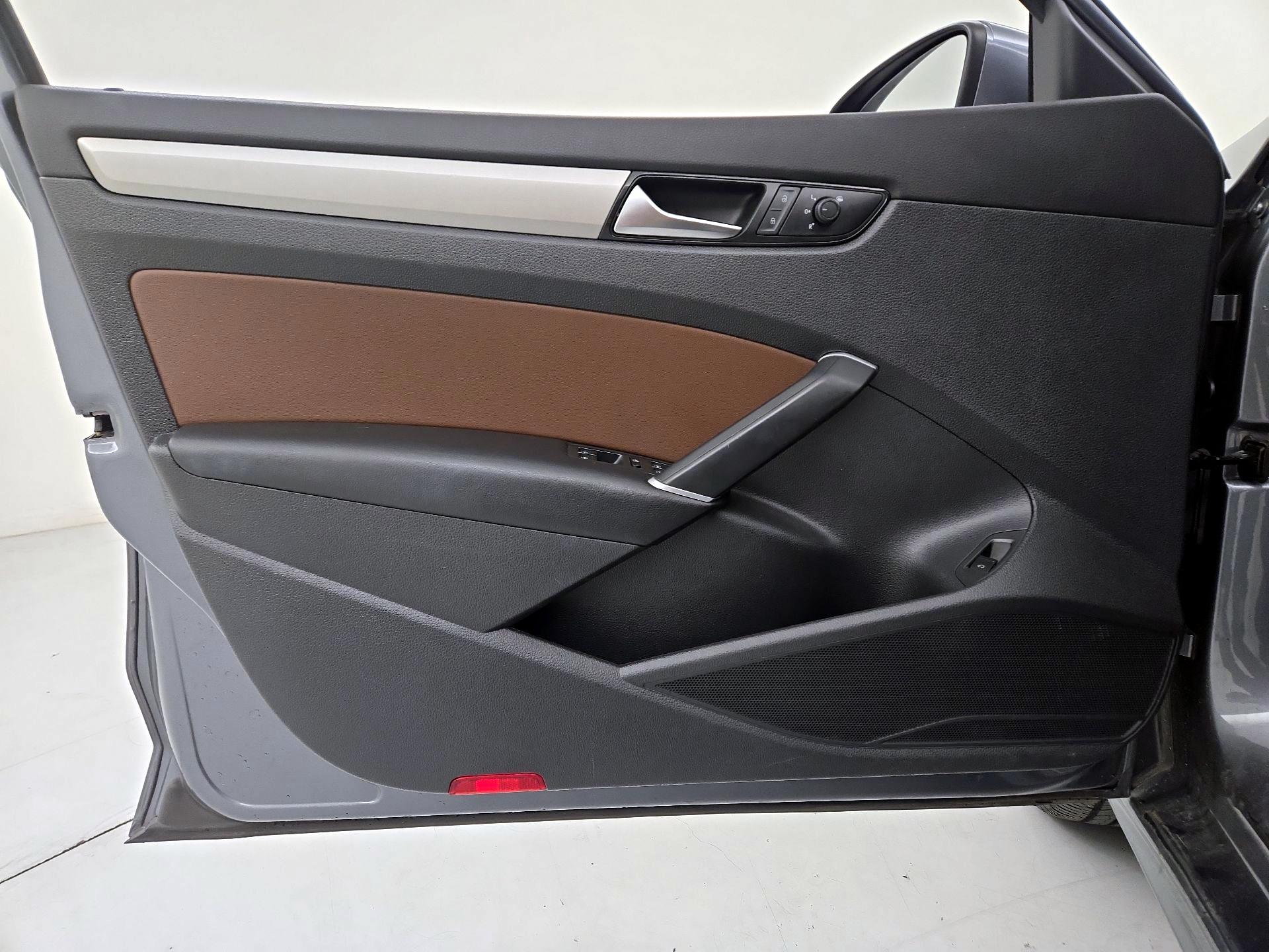 Thumbnail: 2021 Volkswagen Passat - 12