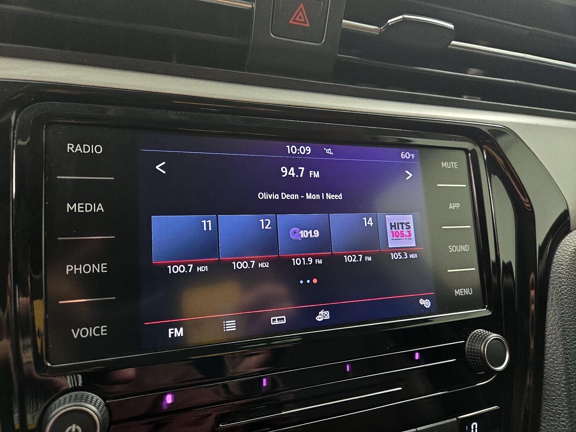 Thumbnail: 2021 Volkswagen Passat - 15