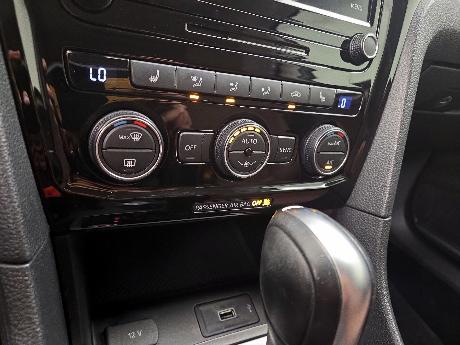 Thumbnail: 2021 Volkswagen Passat - 16