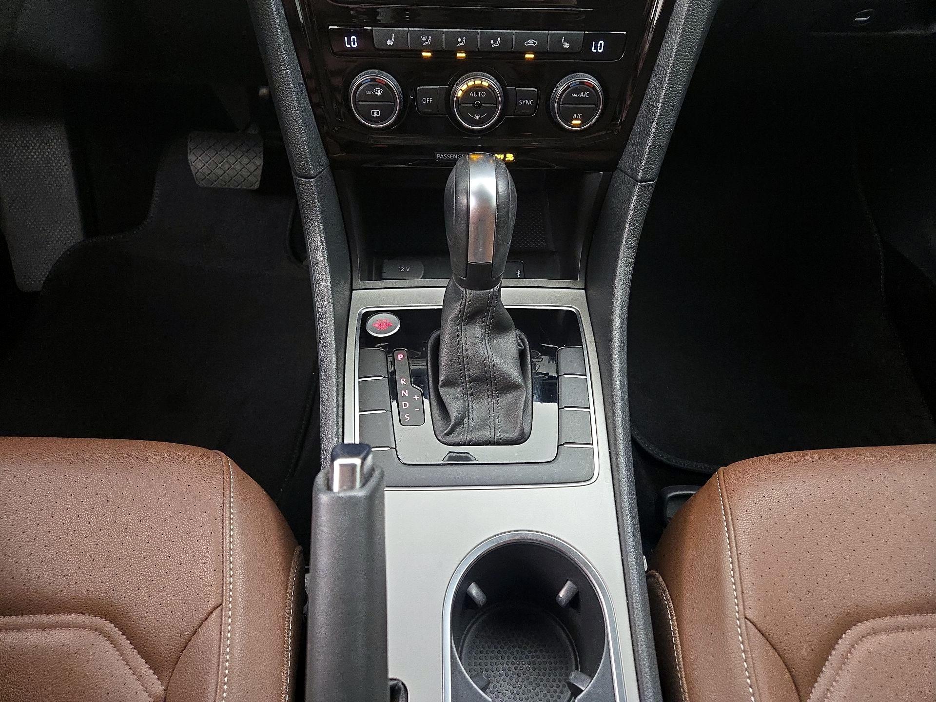 Thumbnail: 2021 Volkswagen Passat - 17