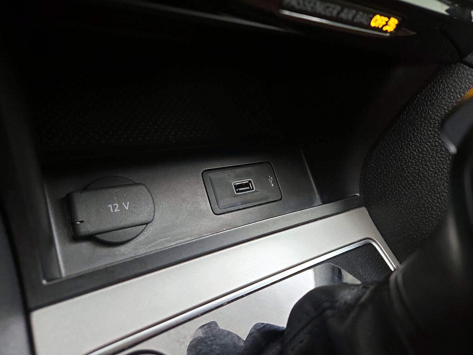 Thumbnail: 2021 Volkswagen Passat - 18