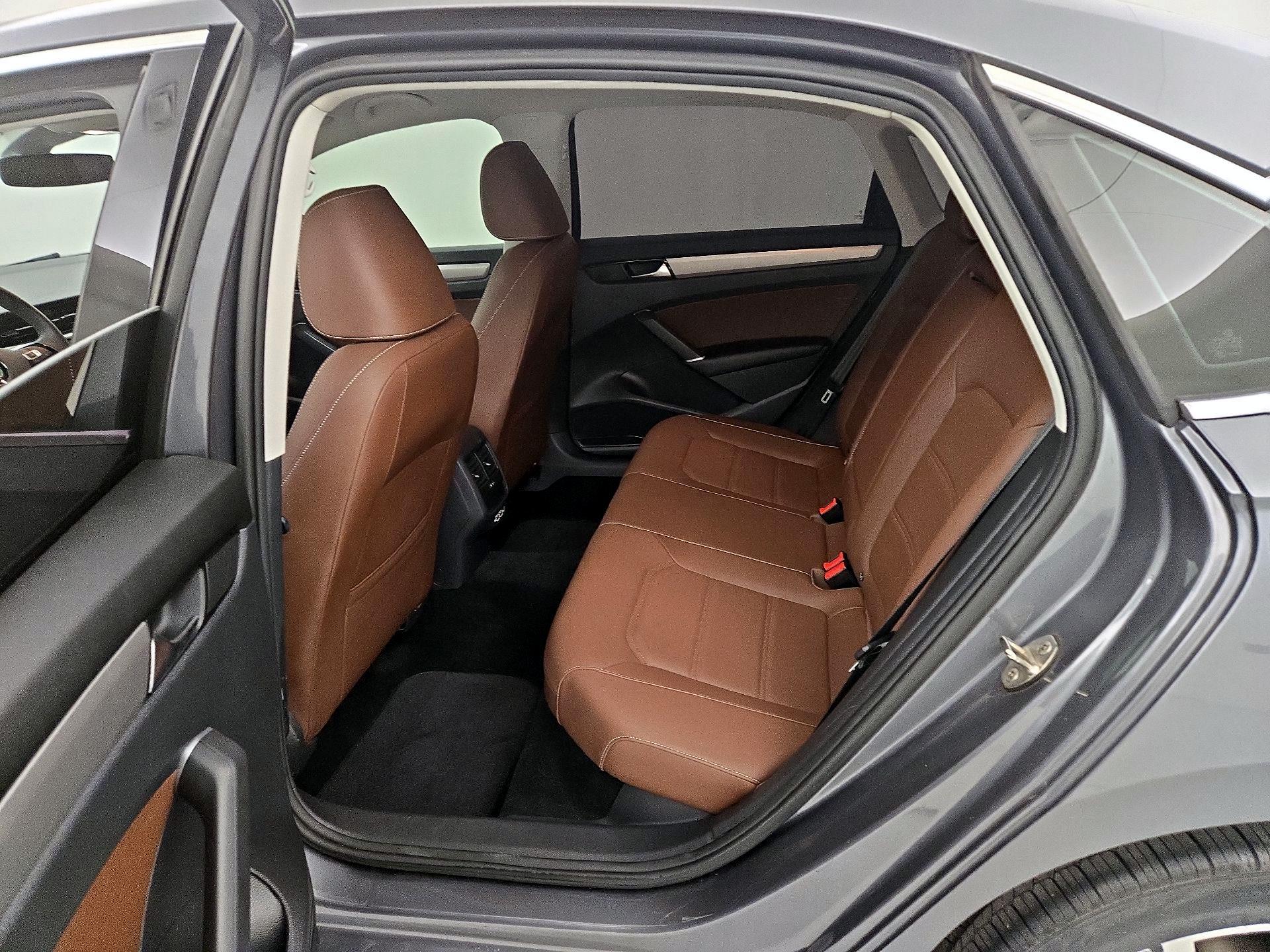 Thumbnail: 2021 Volkswagen Passat - 20