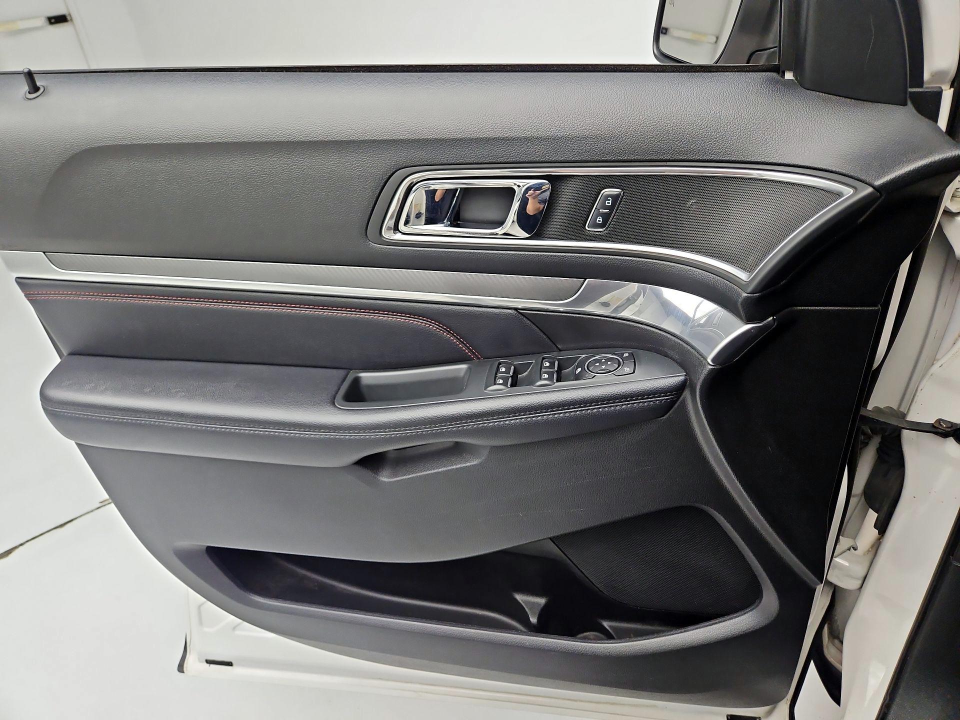 Thumbnail: 2017 Ford Explorer - 12