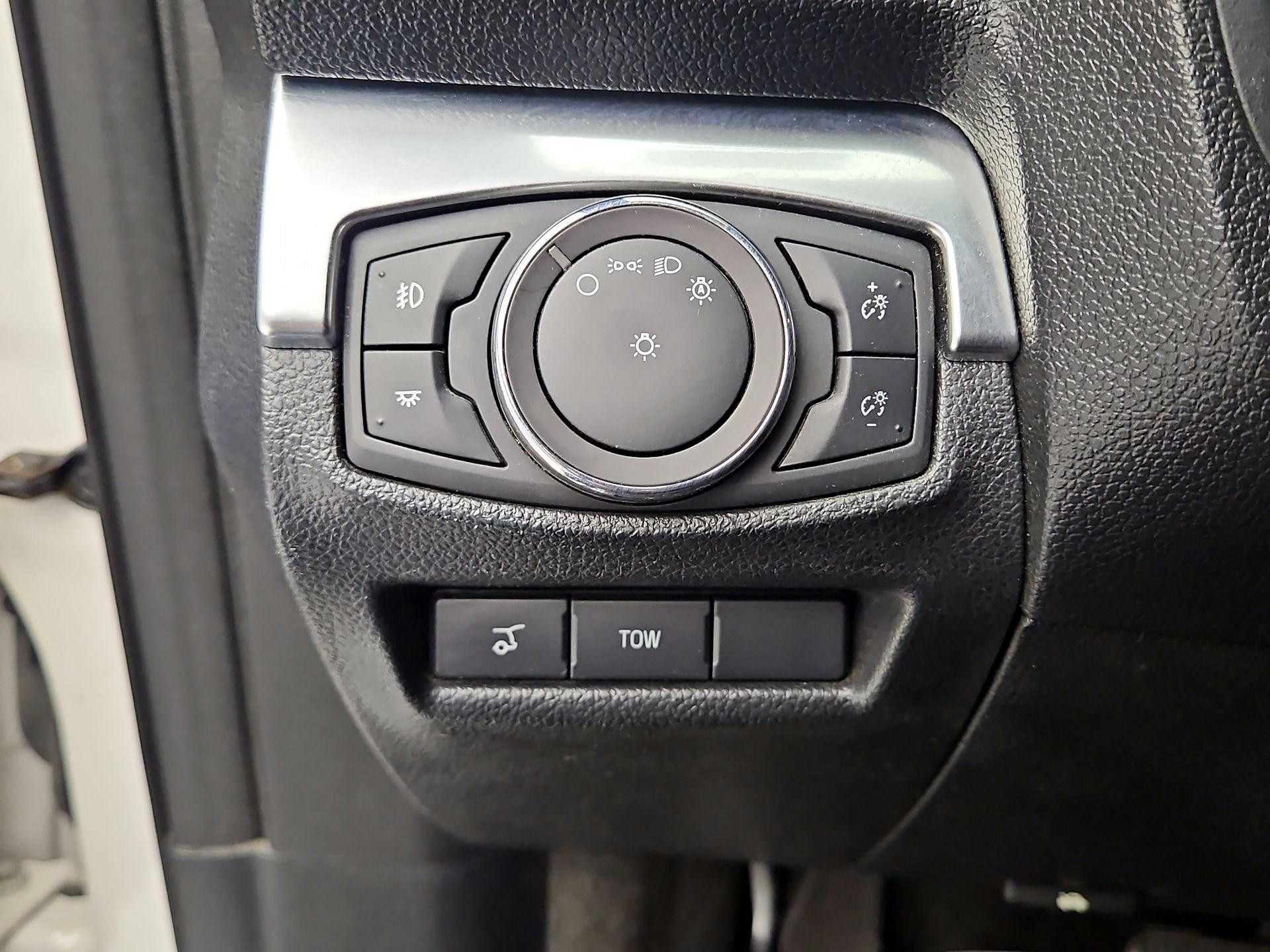 Thumbnail: 2017 Ford Explorer - 13