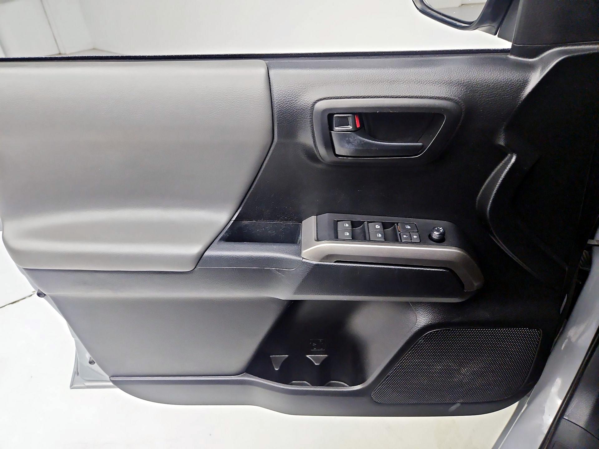 Thumbnail: 2021 Toyota Tacoma - 12