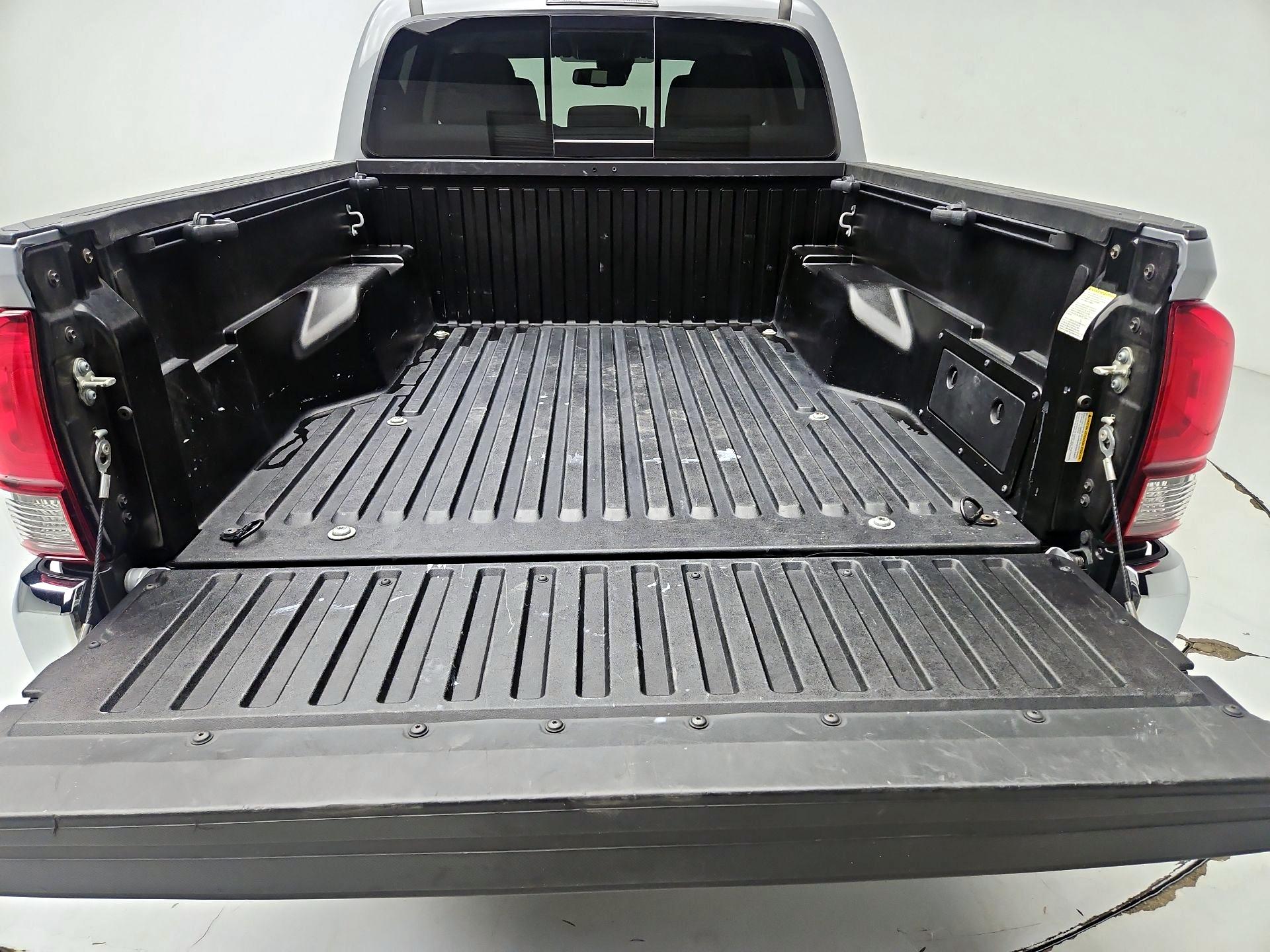 Thumbnail: 2021 Toyota Tacoma - 20