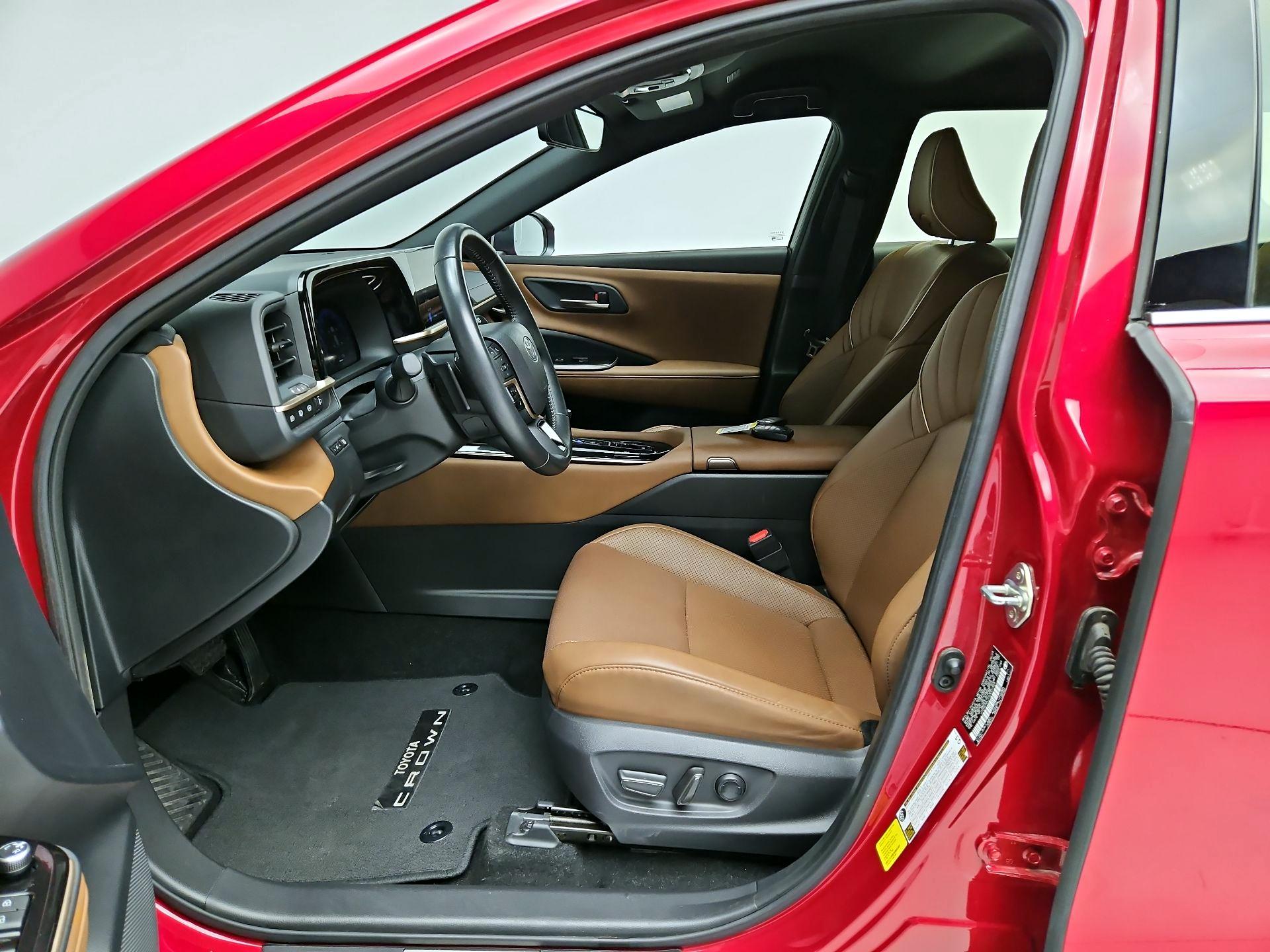 Thumbnail: 2025 Toyota Crown Signia - 11