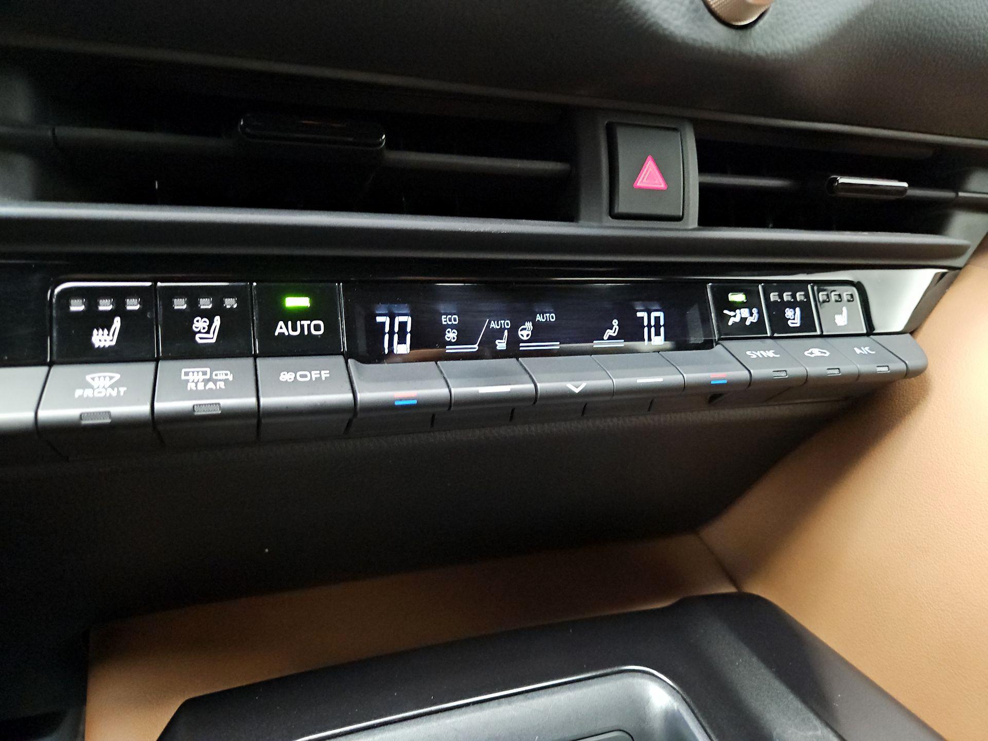 Thumbnail: 2025 Toyota Crown Signia - 16