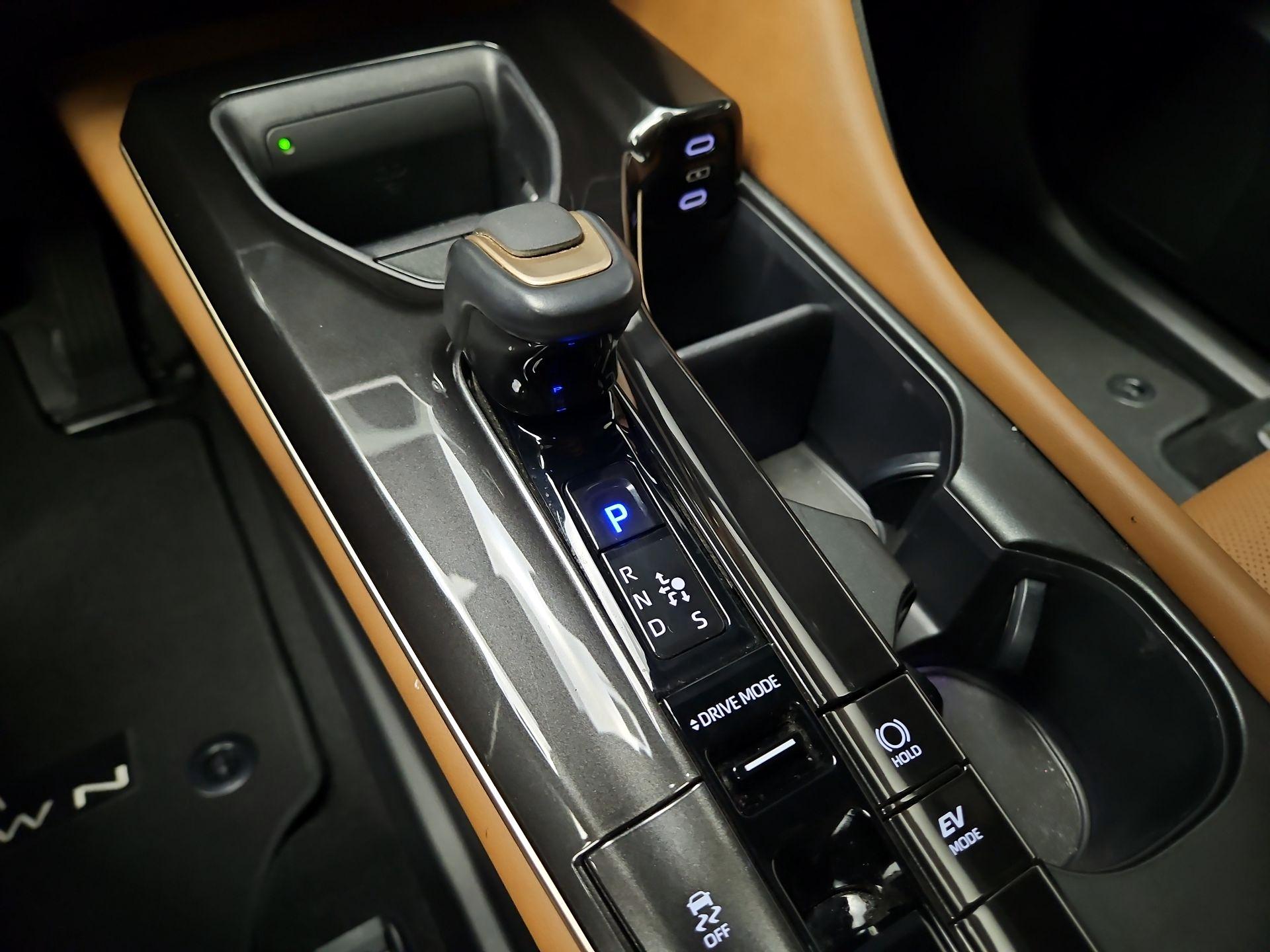 Thumbnail: 2025 Toyota Crown Signia - 17