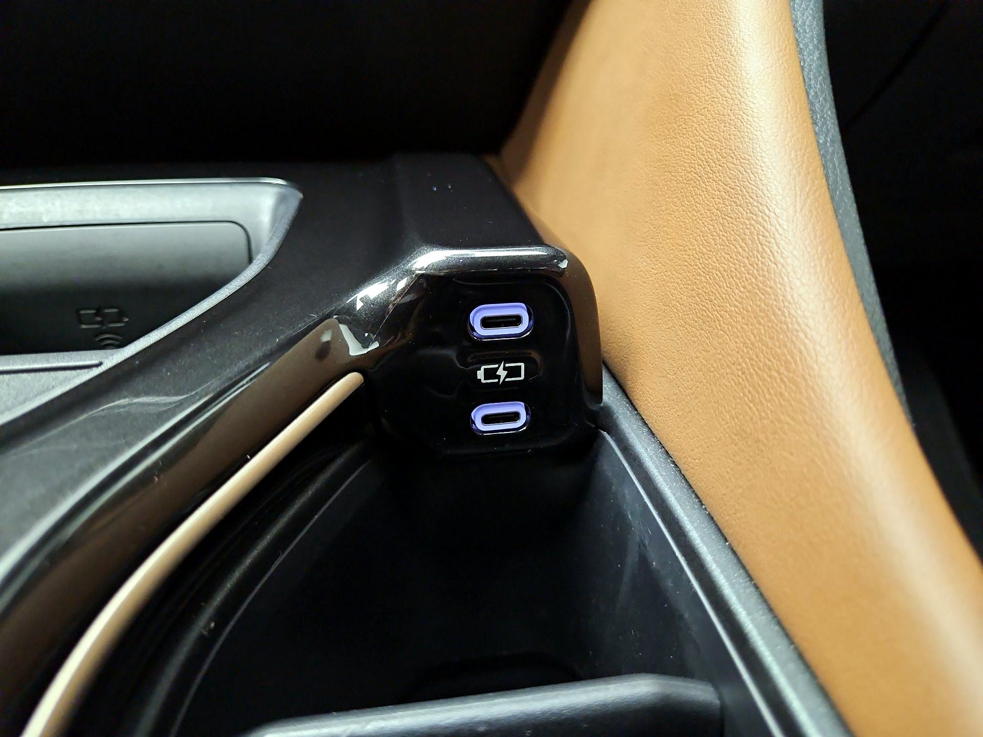 Thumbnail: 2025 Toyota Crown Signia - 18