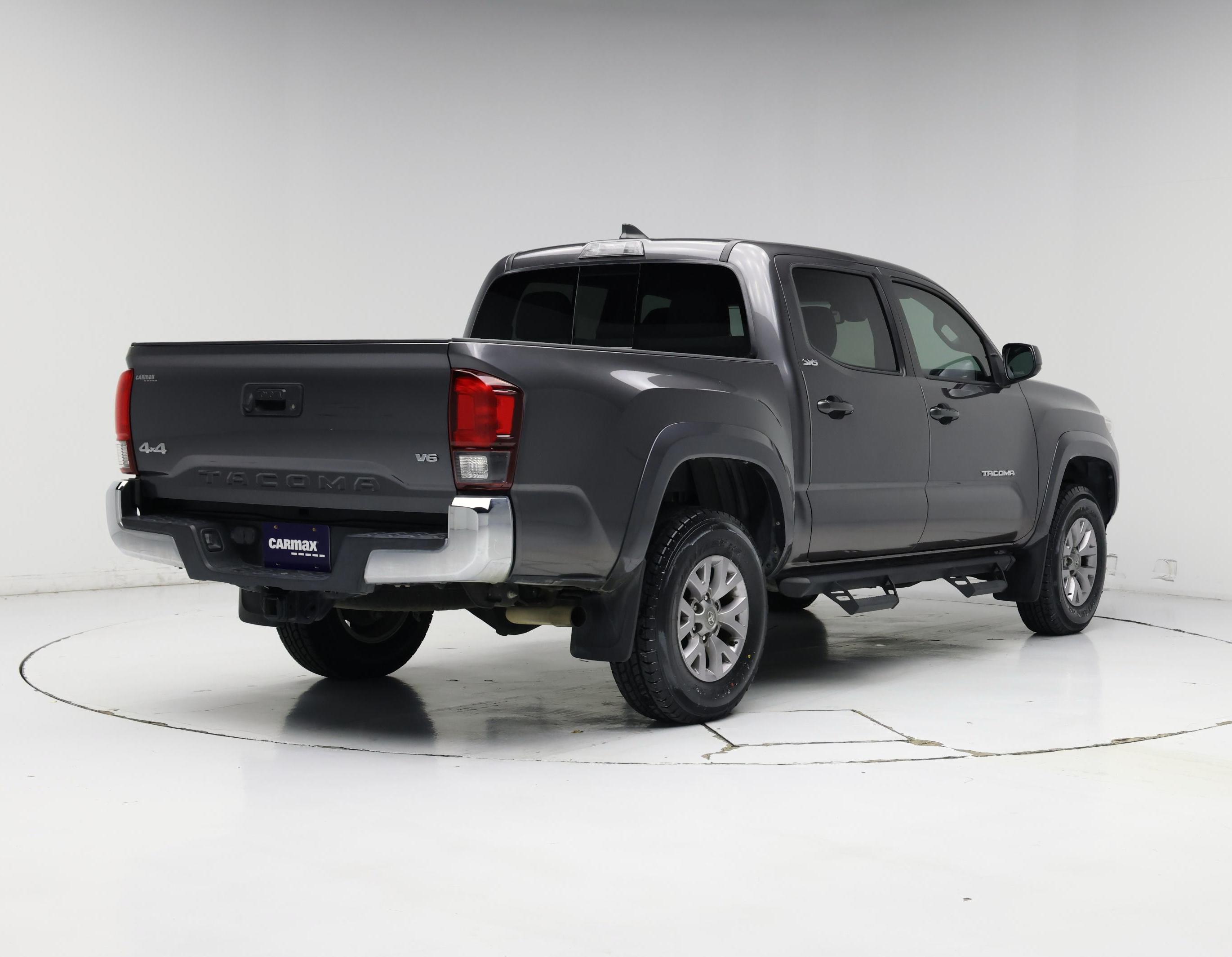 Thumbnail: 2018 Toyota Tacoma - 8