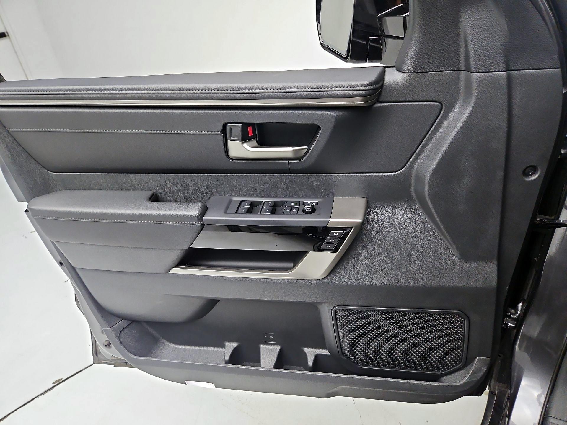 Thumbnail: 2025 Toyota Tundra - 12