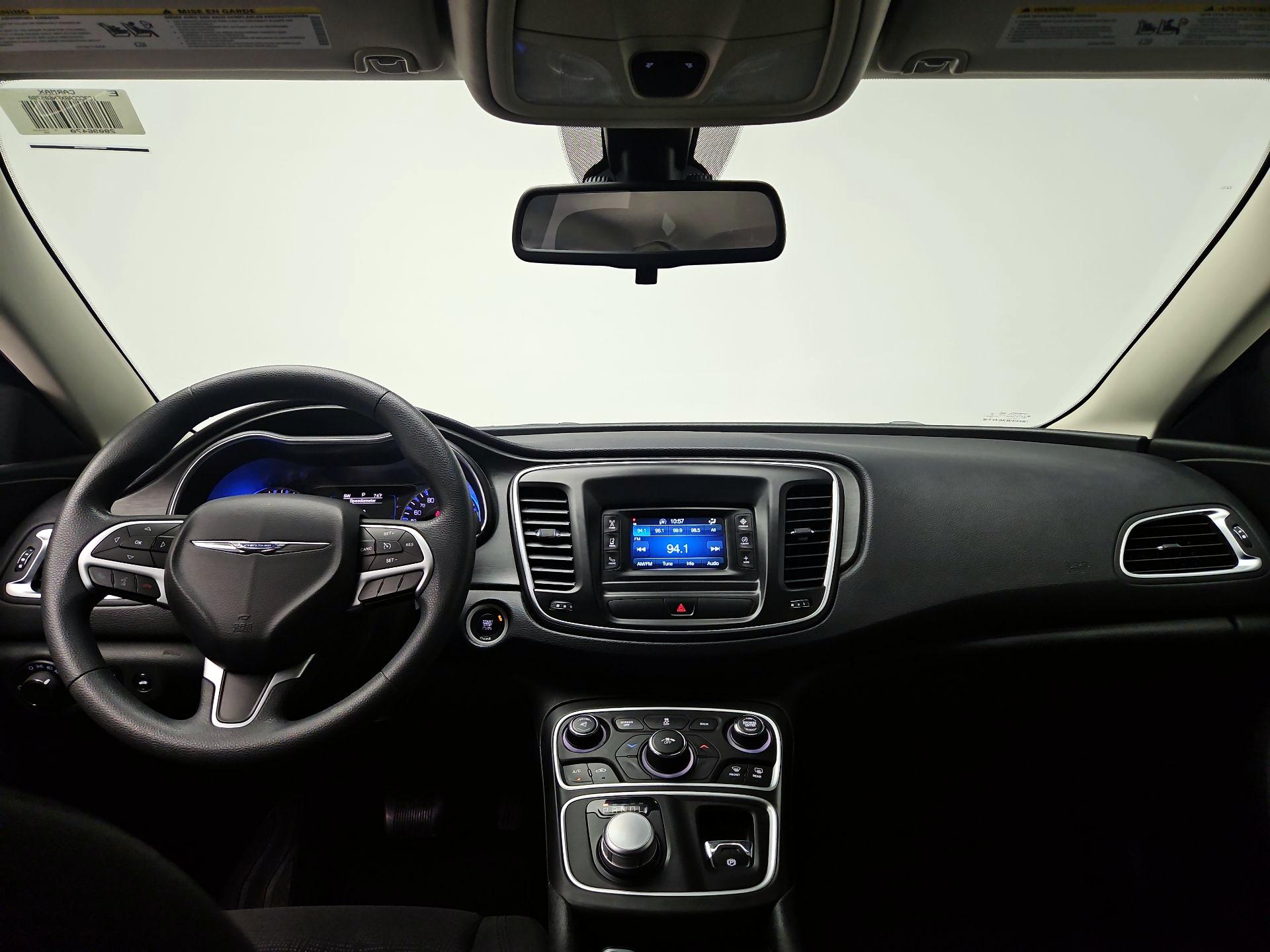 Thumbnail: 2015 Chrysler 200 - 9