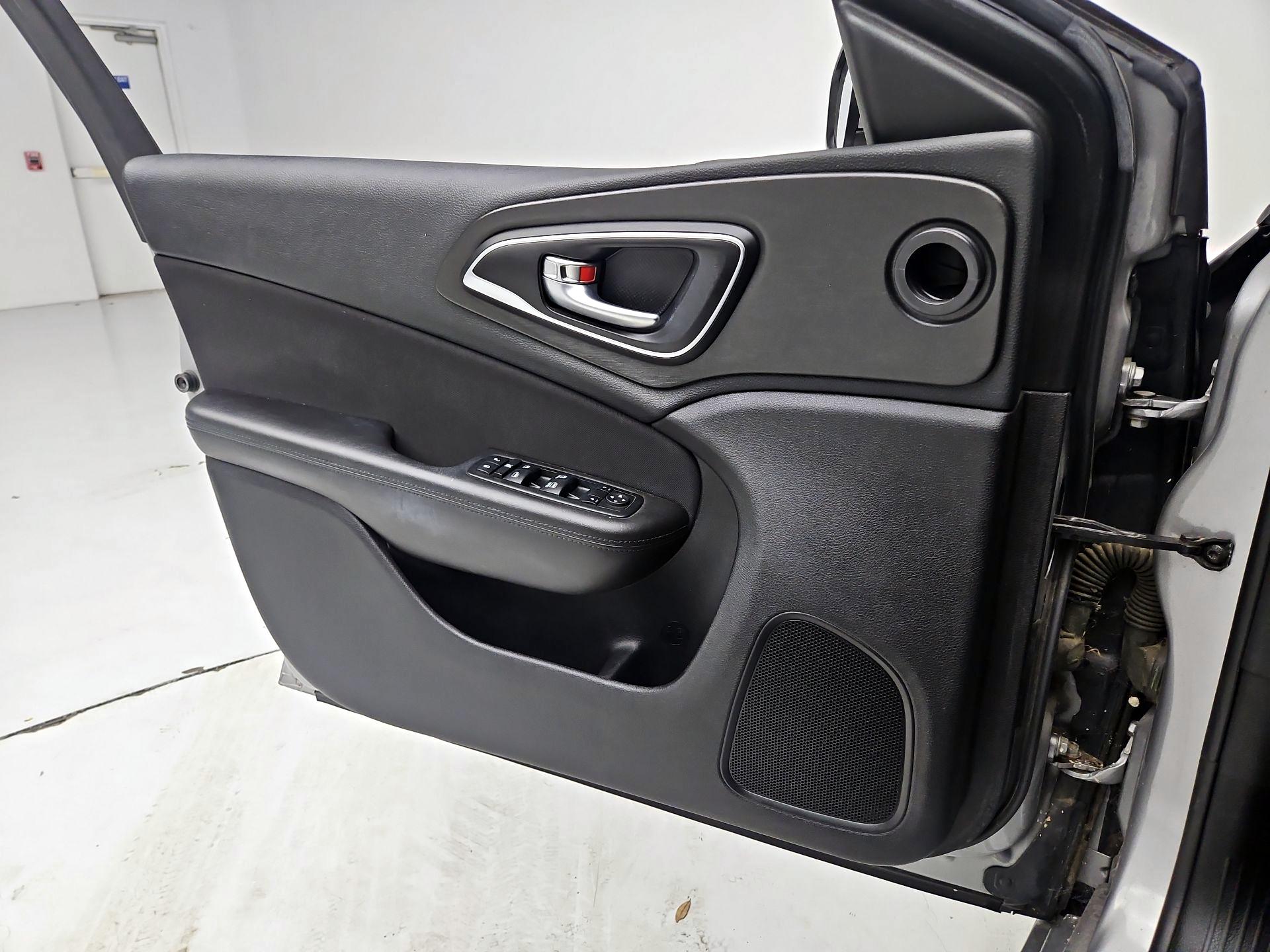 Thumbnail: 2015 Chrysler 200 - 12