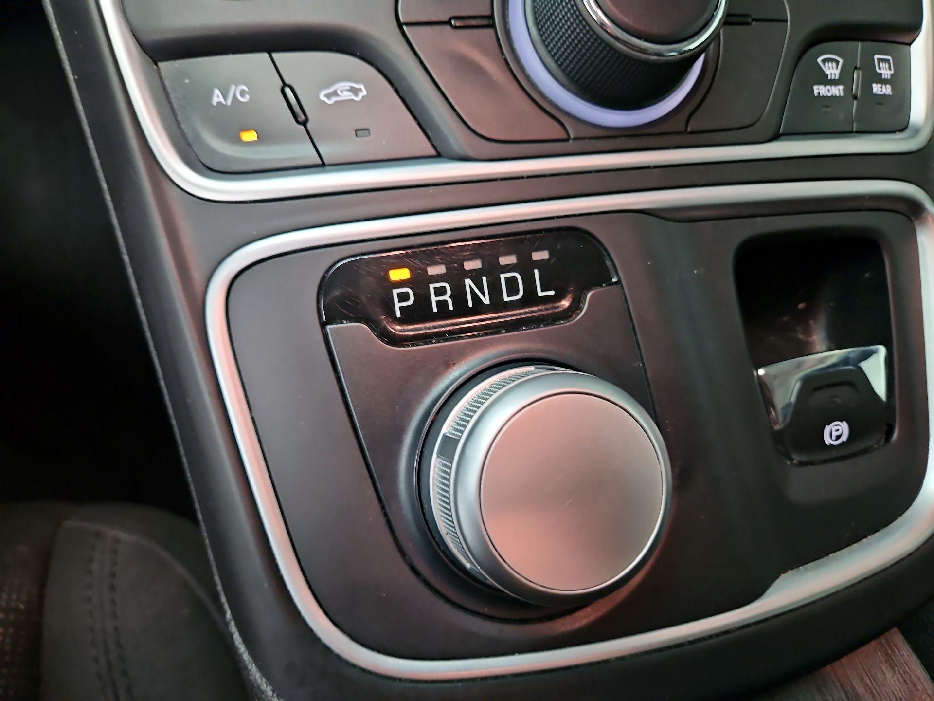 Thumbnail: 2015 Chrysler 200 - 15