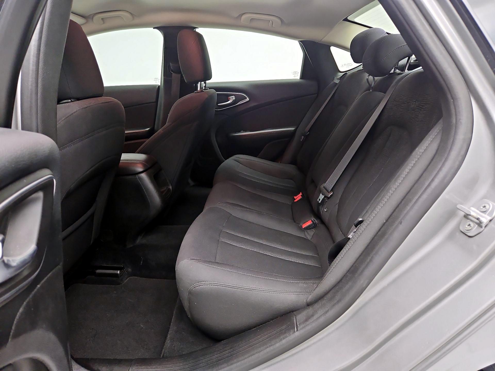 Thumbnail: 2015 Chrysler 200 - 17